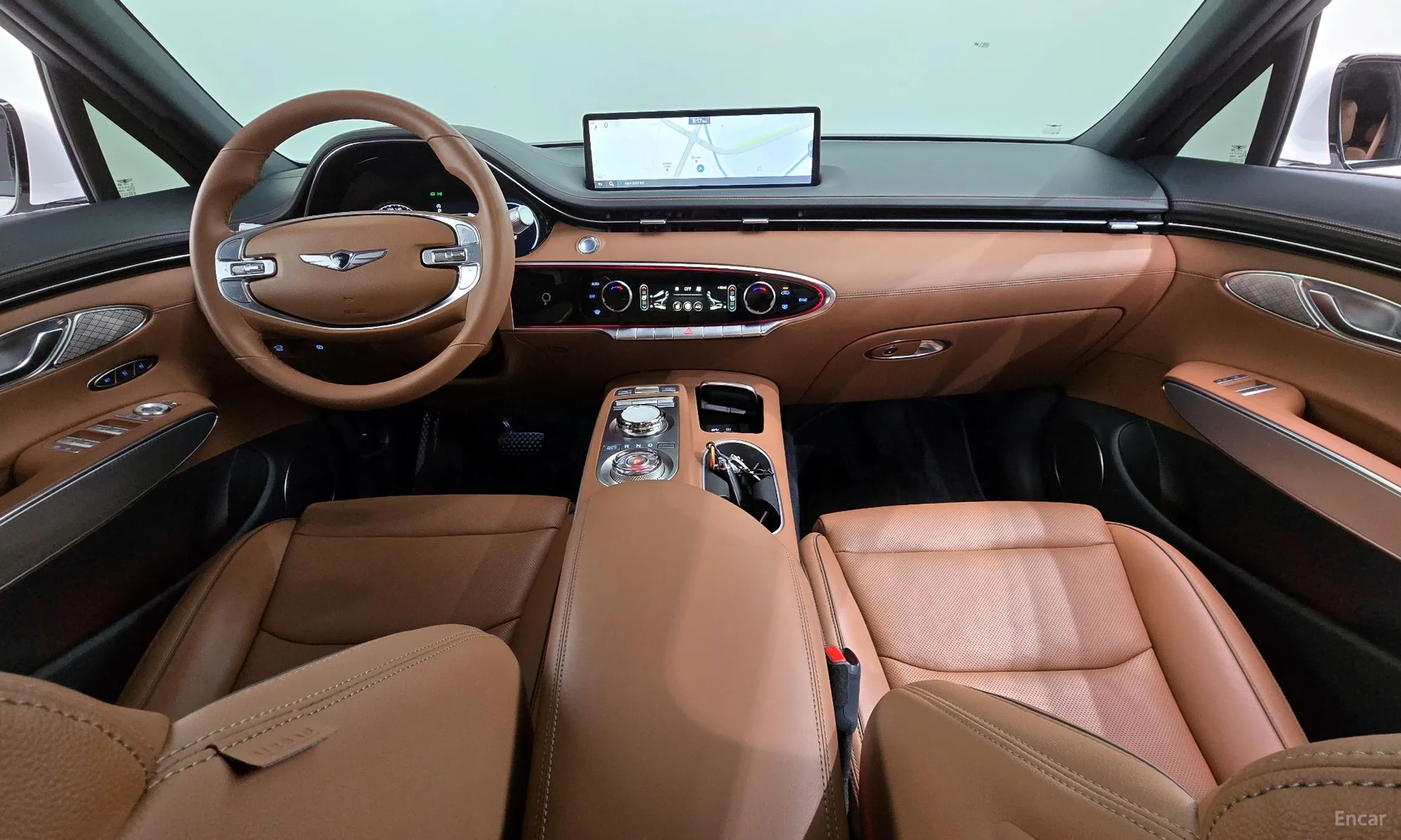 Genesis GV70 превью 7
