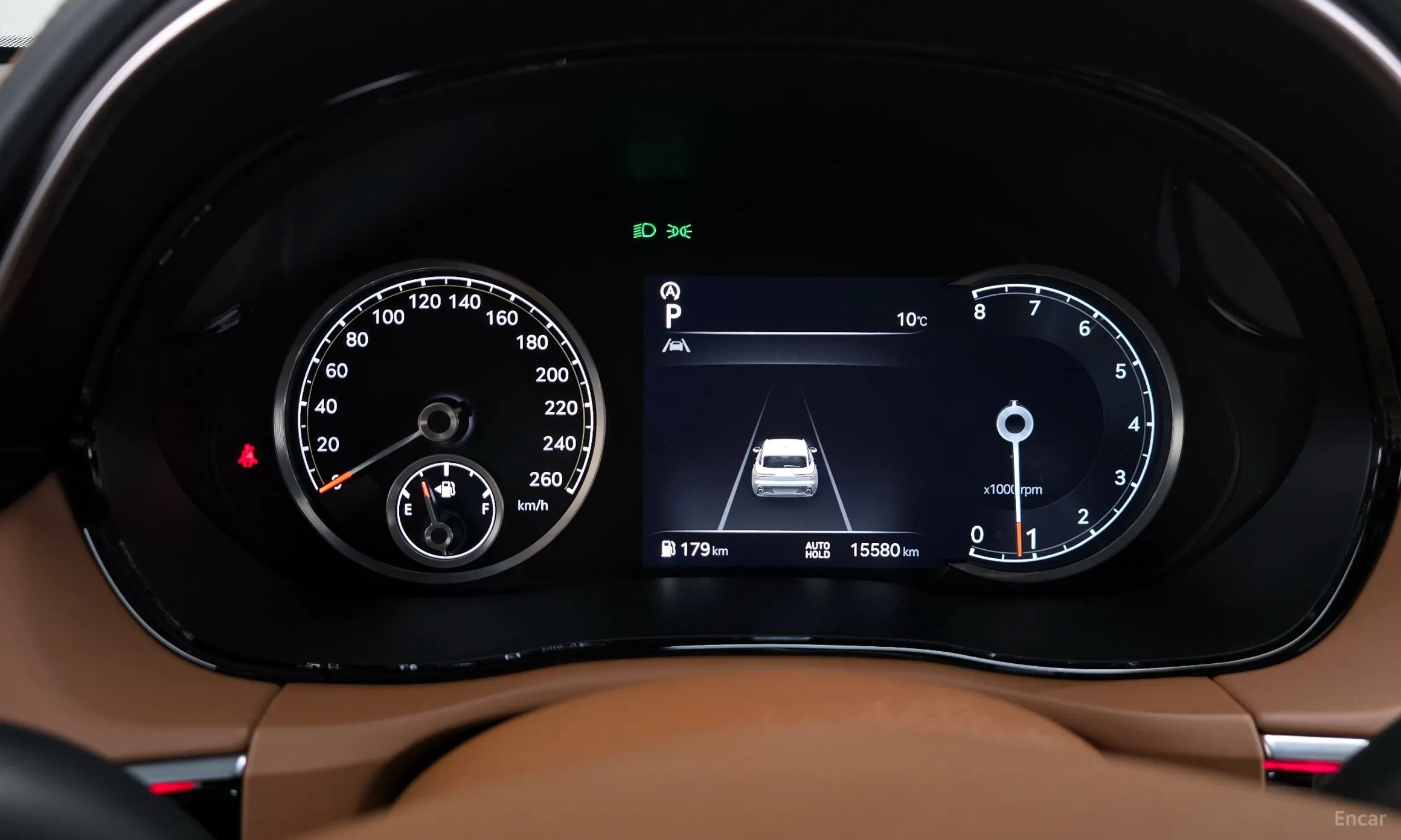 Genesis GV70 превью 8