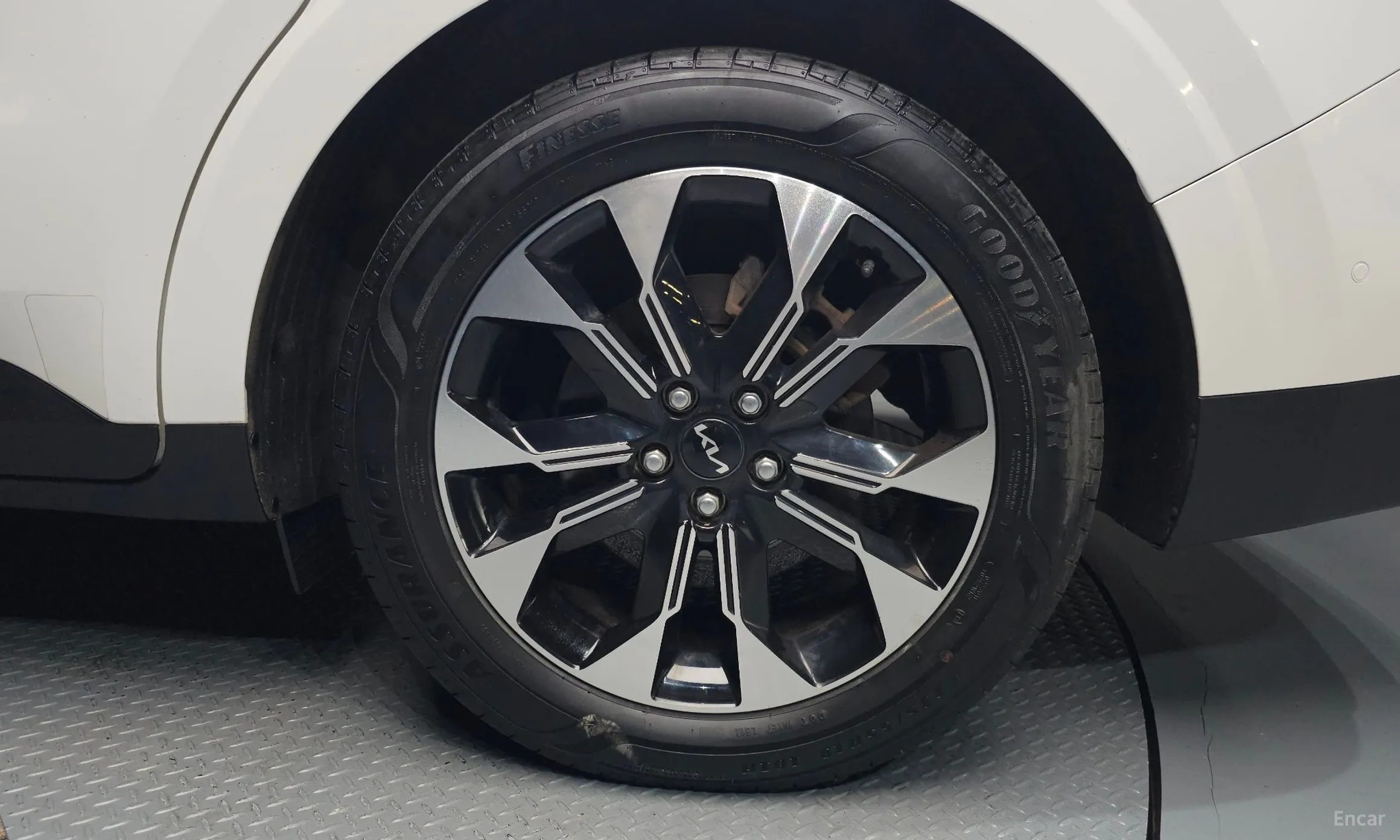 Kia Carnival Gen 4 превью 5