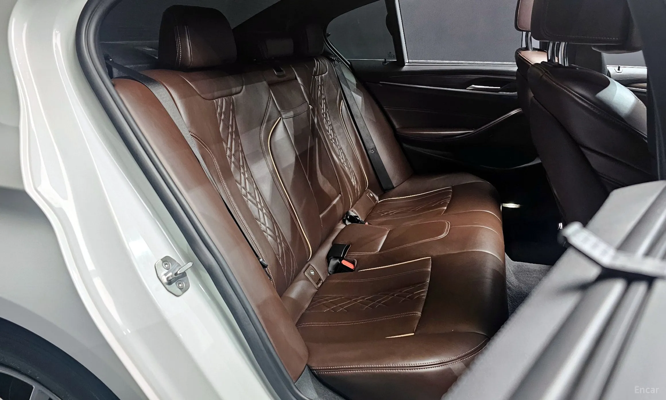 BMW 5 Series (G30) превью 12