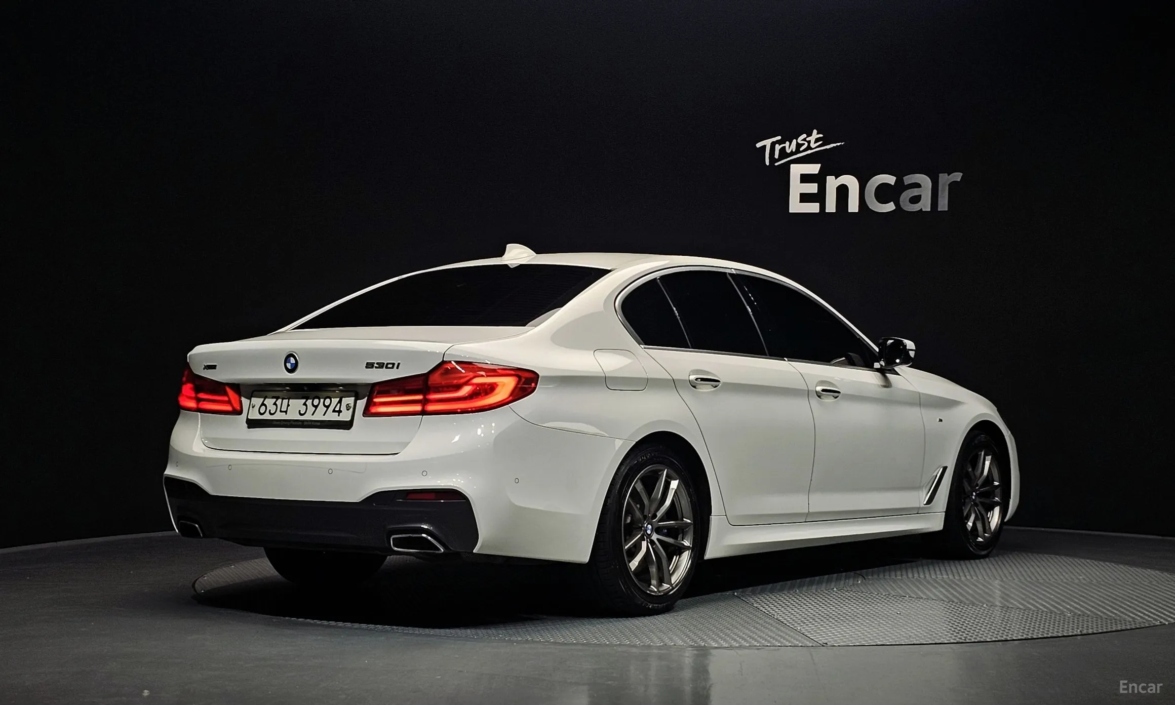 BMW 5 Series (G30) превью 2
