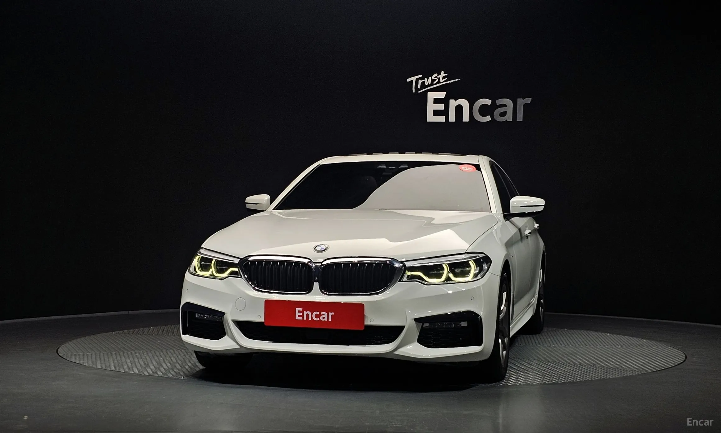 BMW 5 Series (G30) превью 3