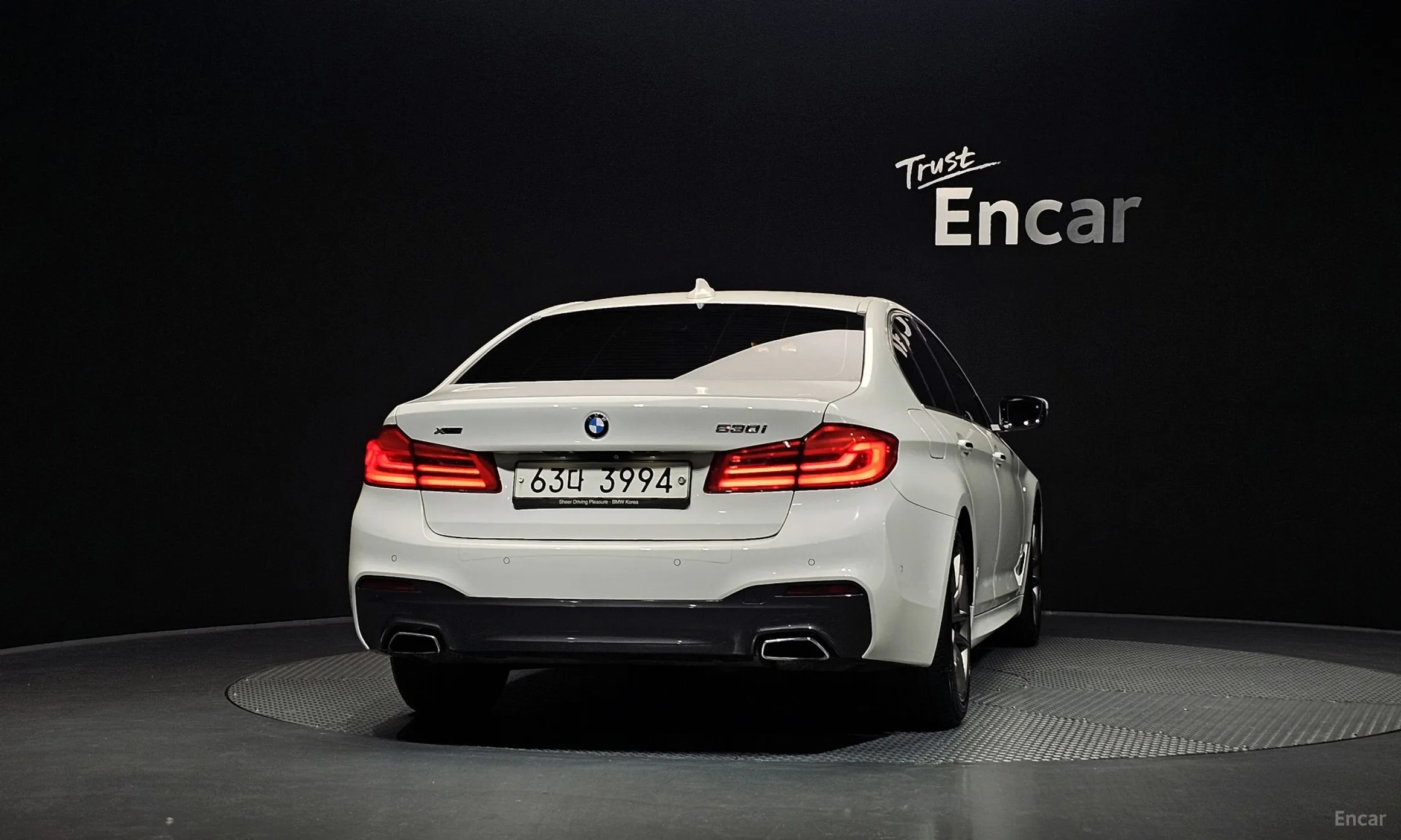 BMW 5 Series (G30) превью 4