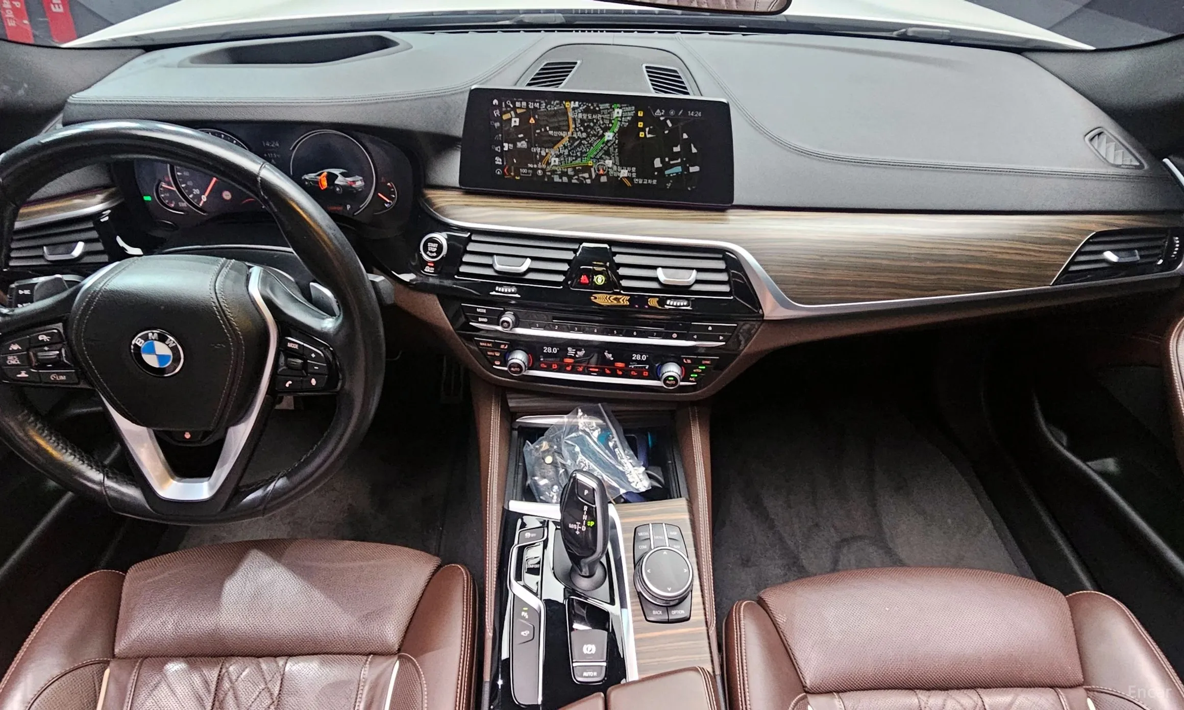 BMW 5 Series (G30) превью 7