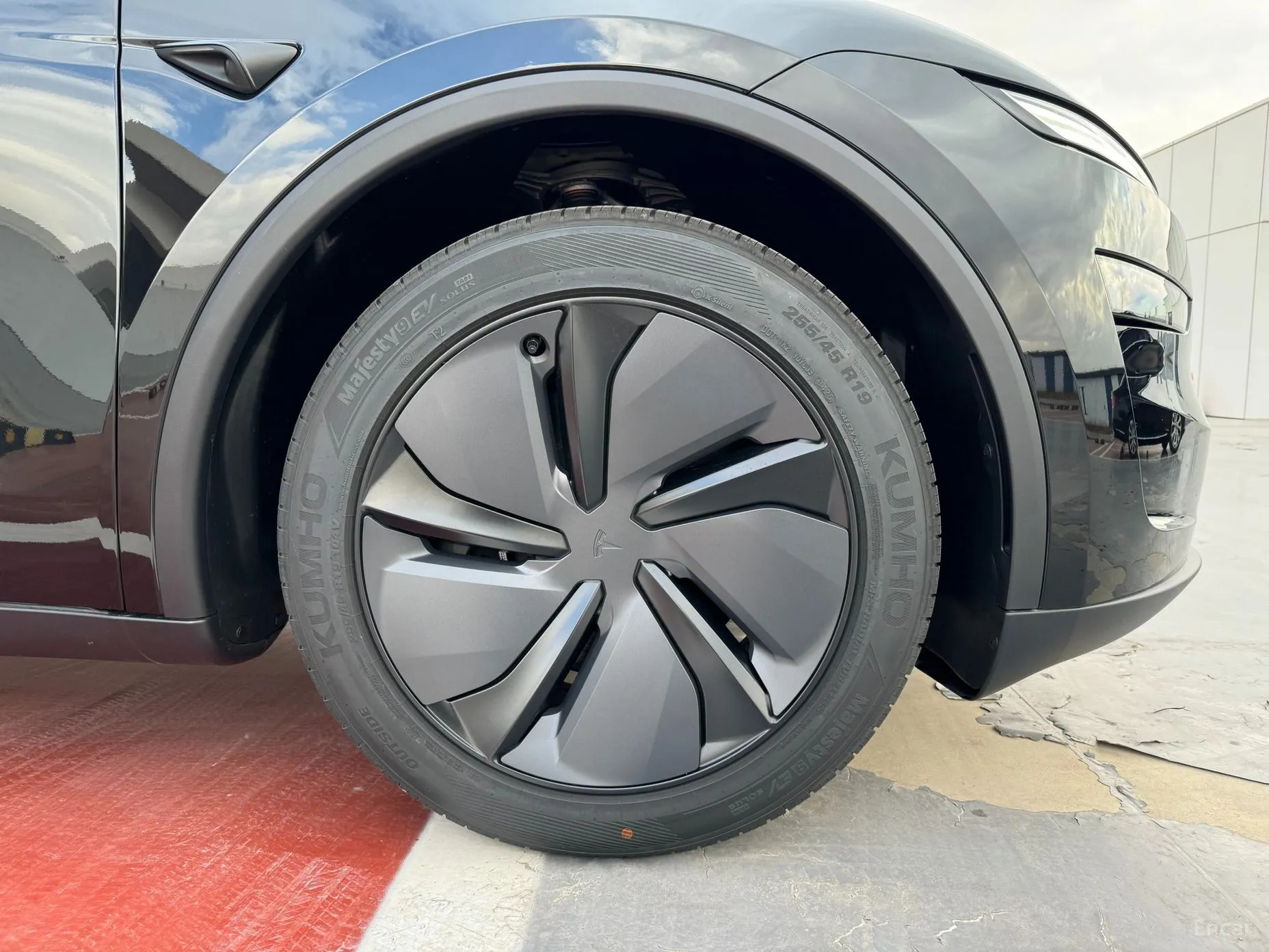 Tesla Model Y превью 13