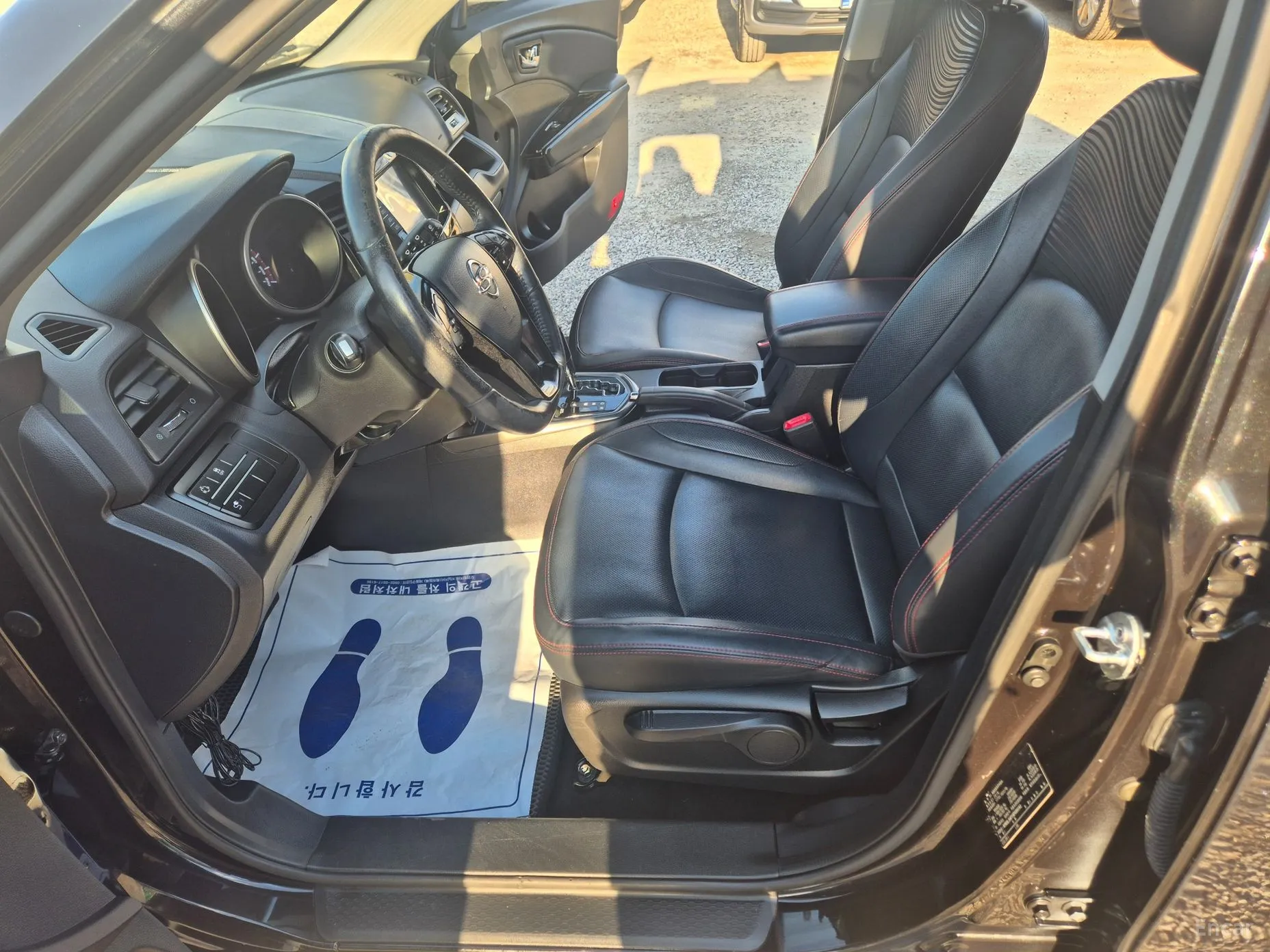 KG Mobility (SsangYong) Tivoli Air превью 10