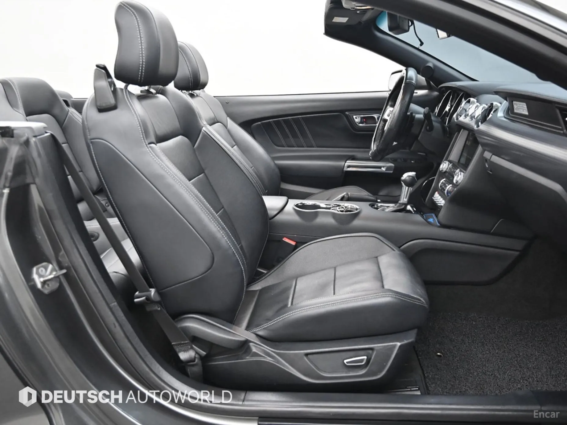 Ford Mustang превью 10