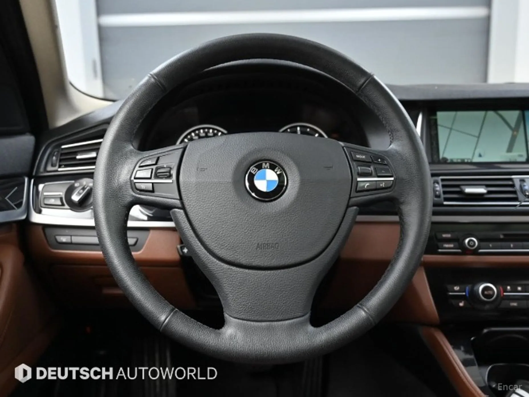BMW 5 Series (F10) превью 13