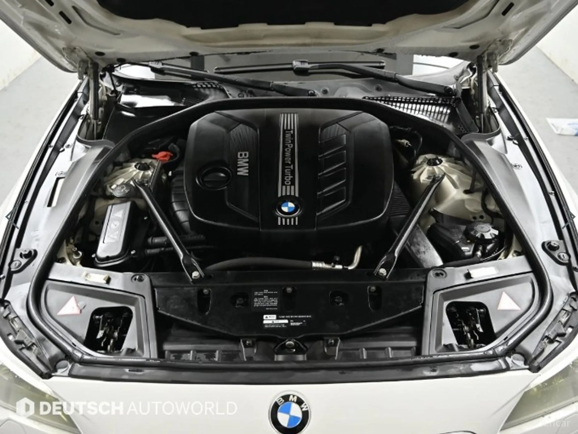BMW 5 Series (F10) превью 6