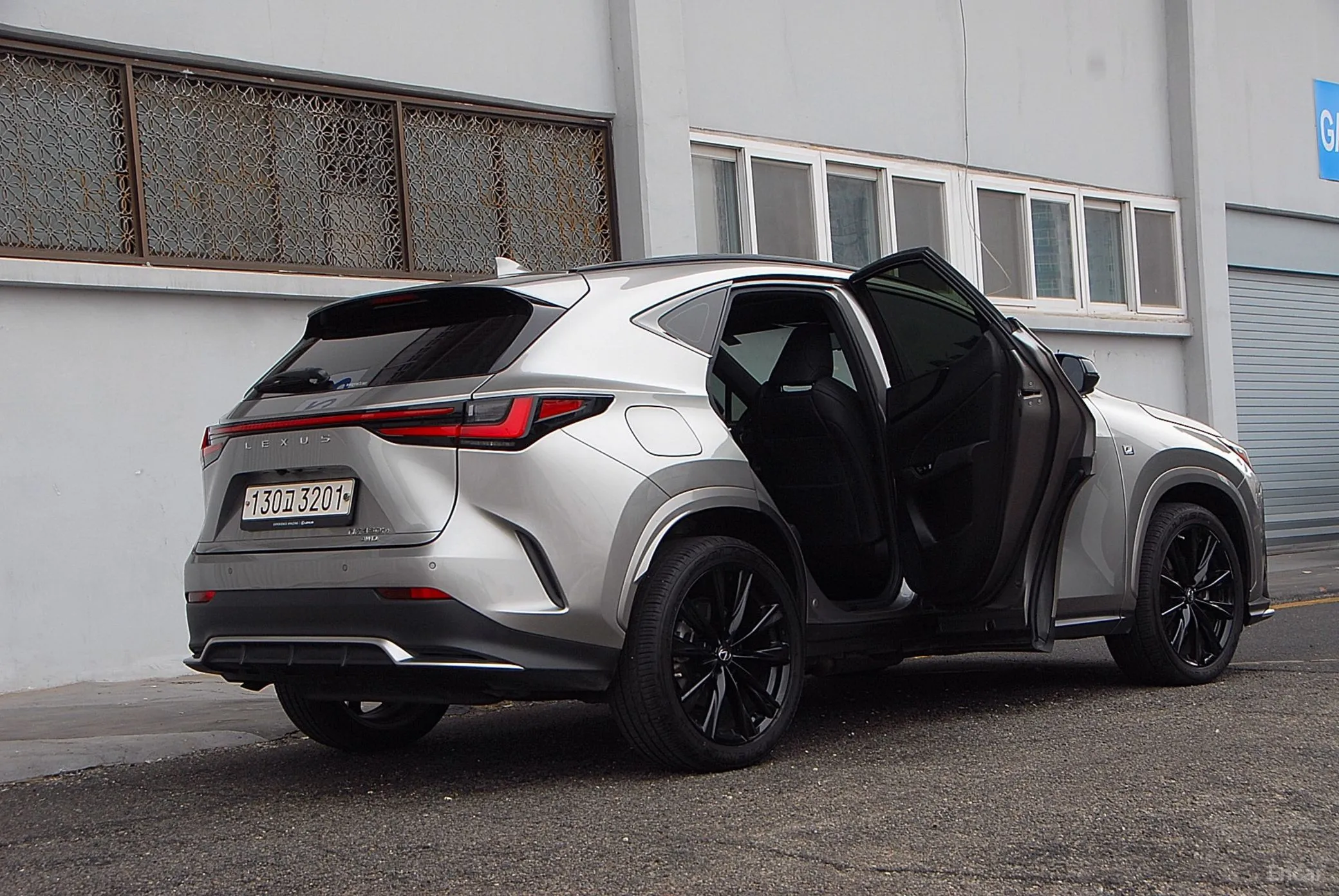 Lexus NX450h + 2nd Gen превью 5