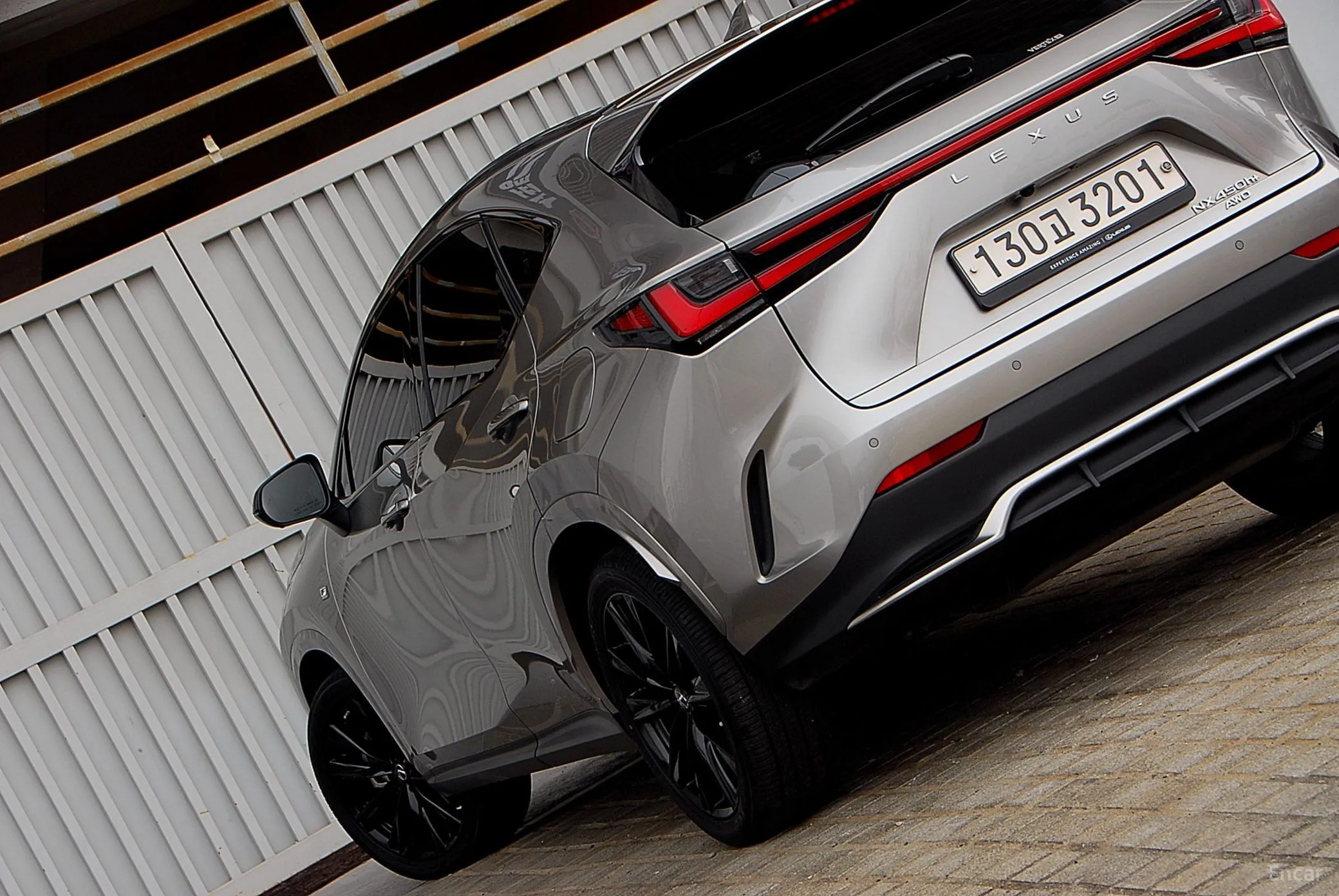 Lexus NX450h + 2nd Gen превью 6