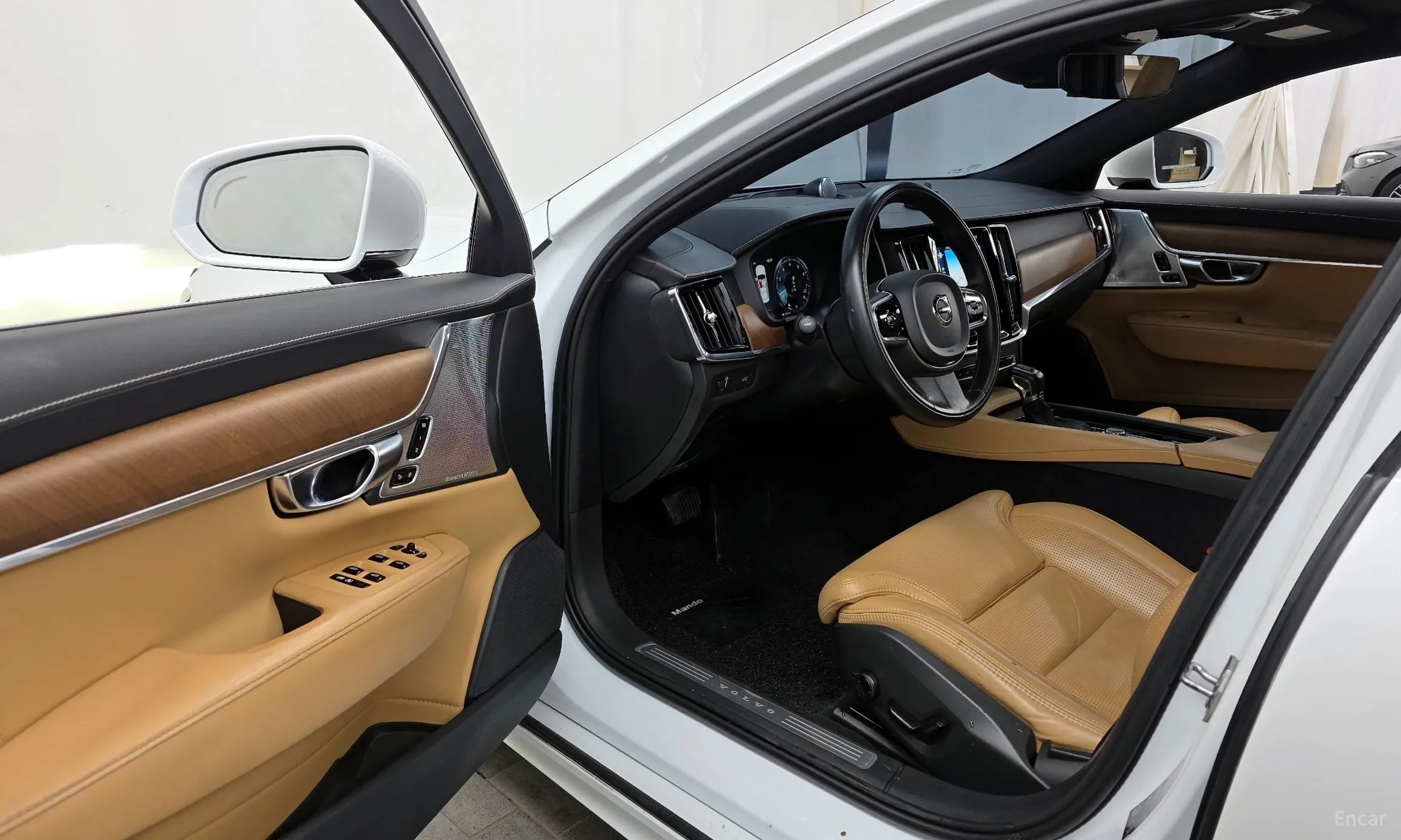 Volvo S90 превью 10