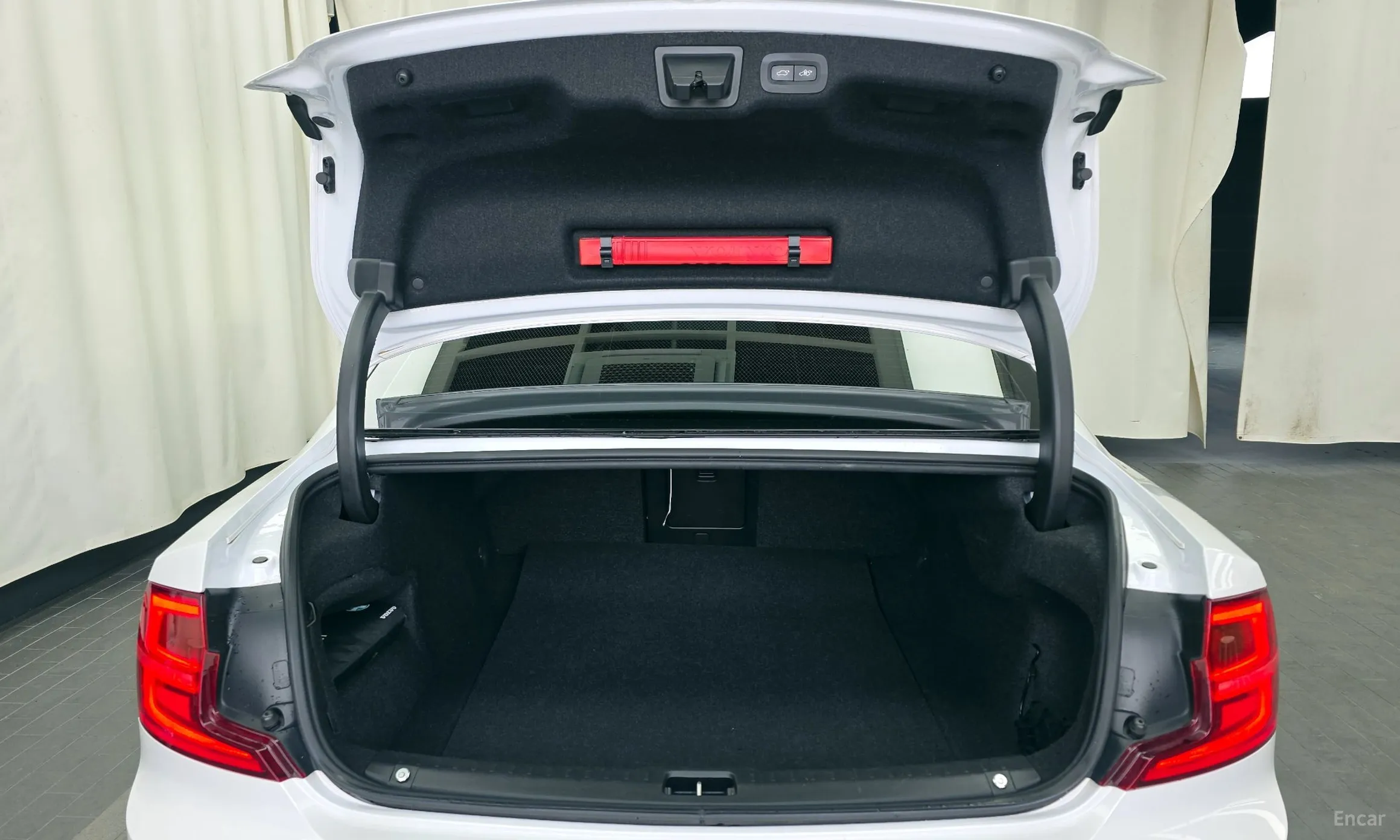 Volvo S90 превью 20