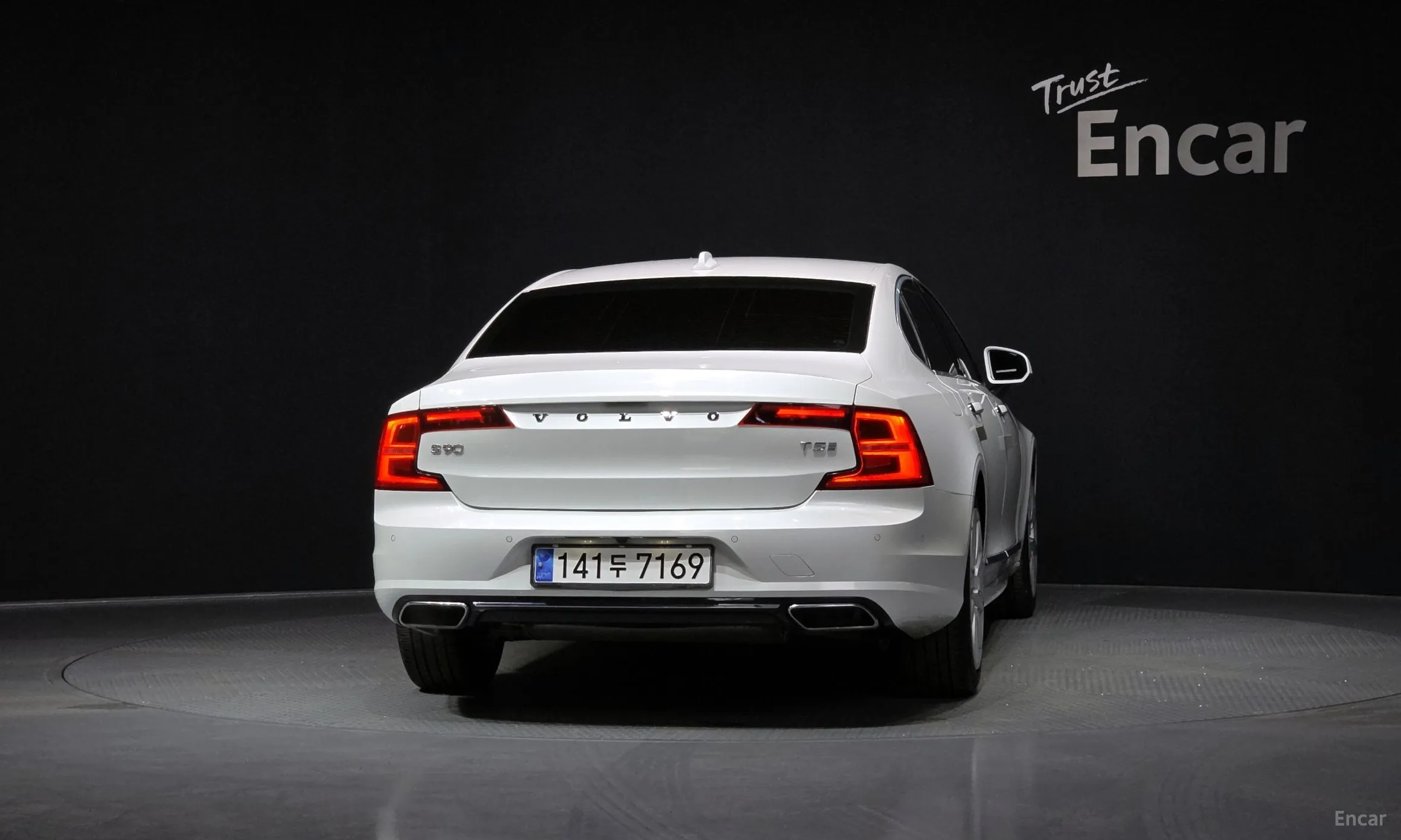 Volvo S90 превью 4