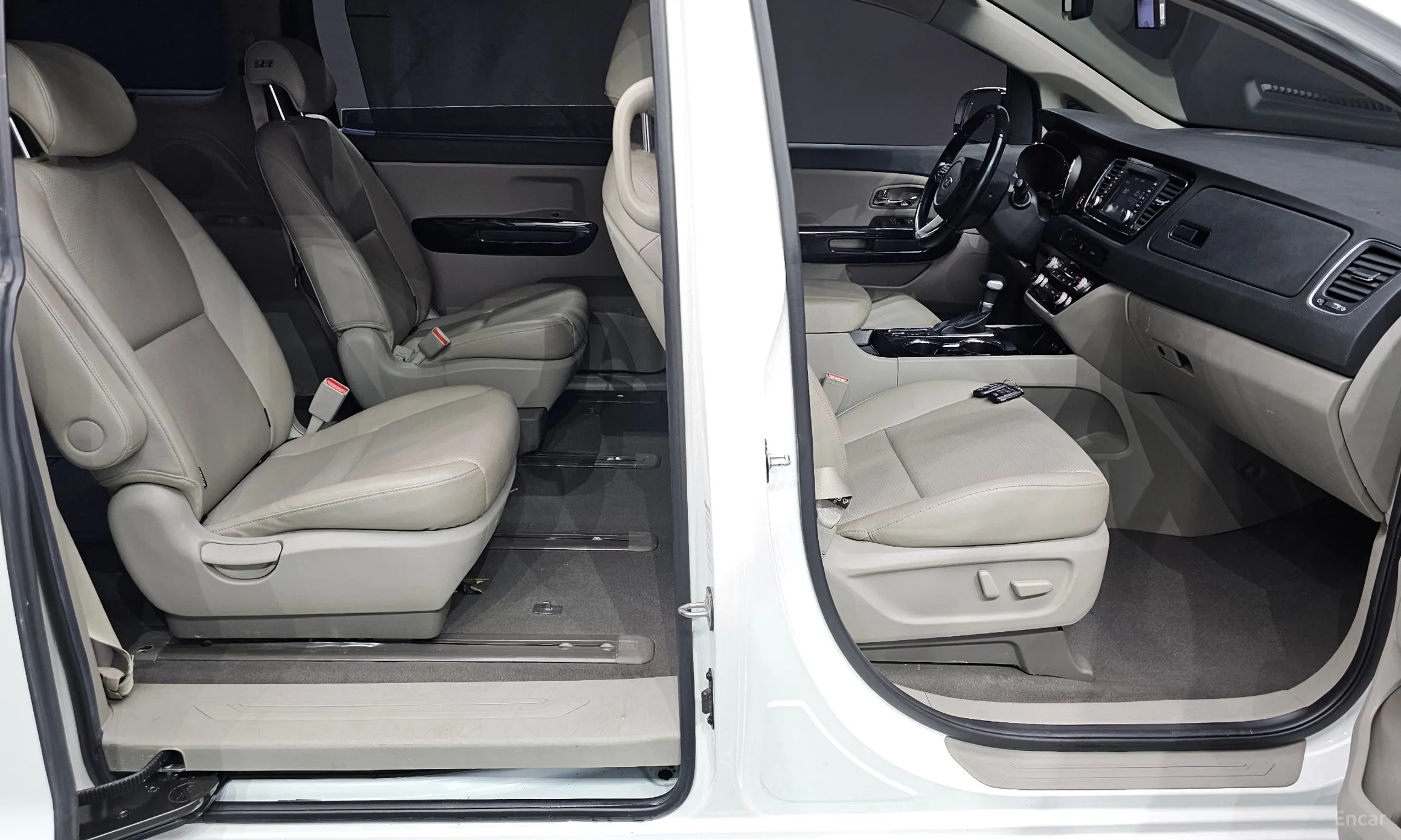 Kia Carnival превью 10