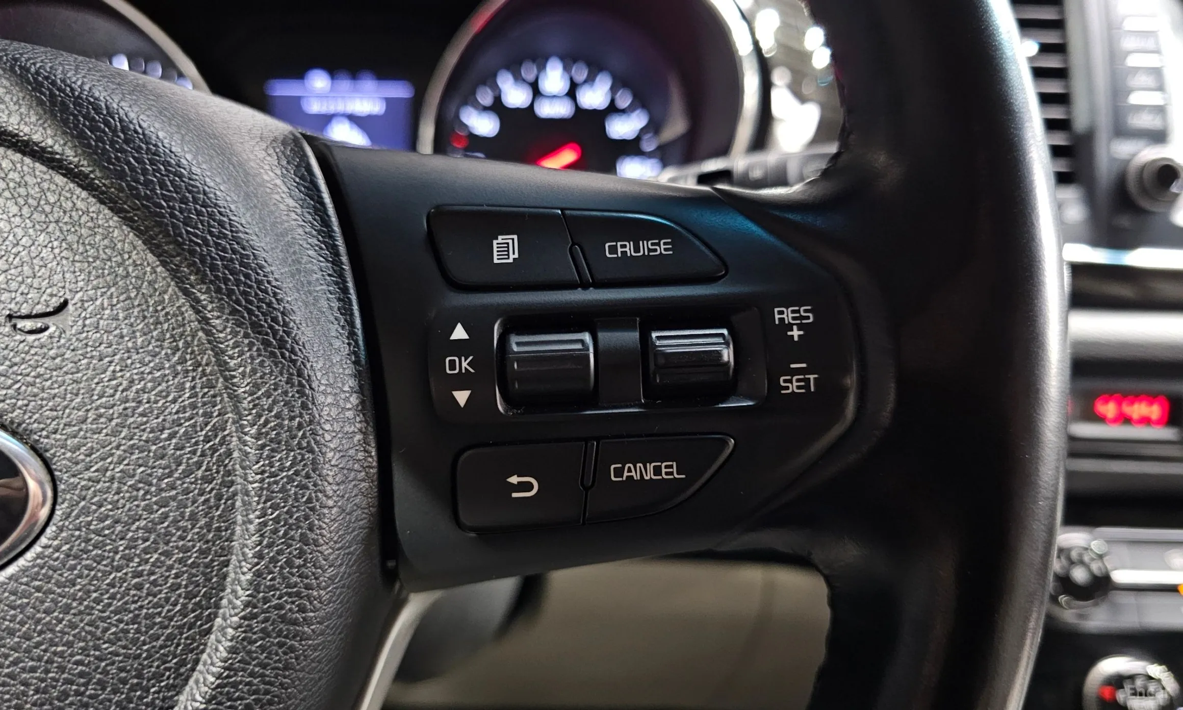 Kia Carnival превью 19