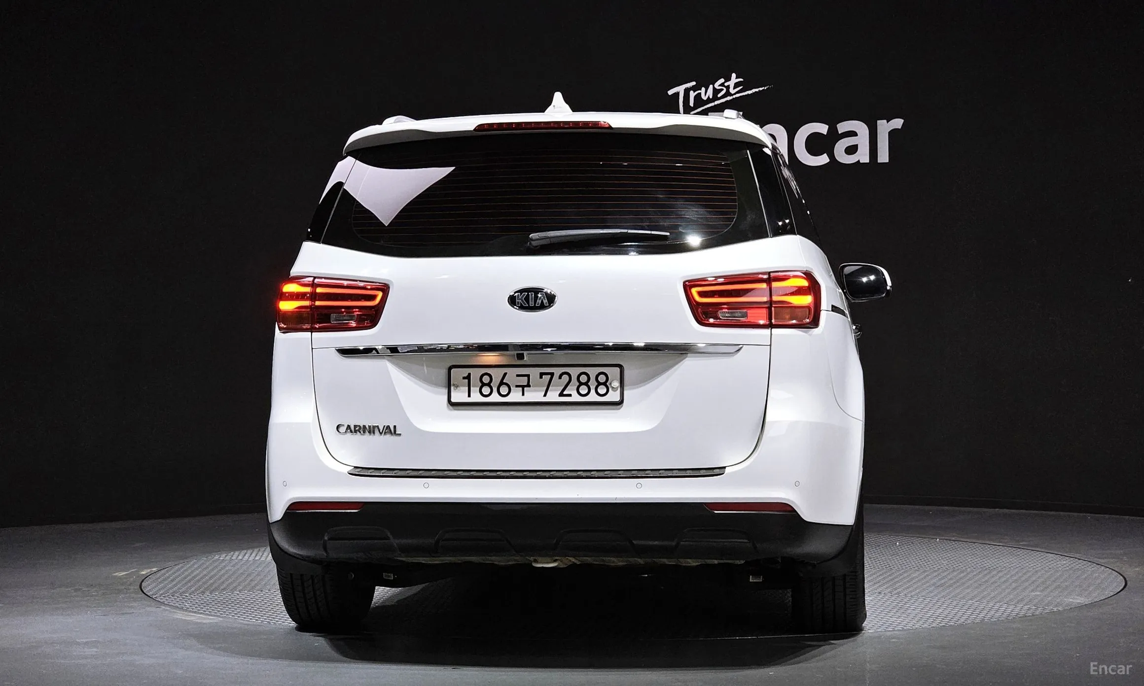 Kia Carnival превью 4