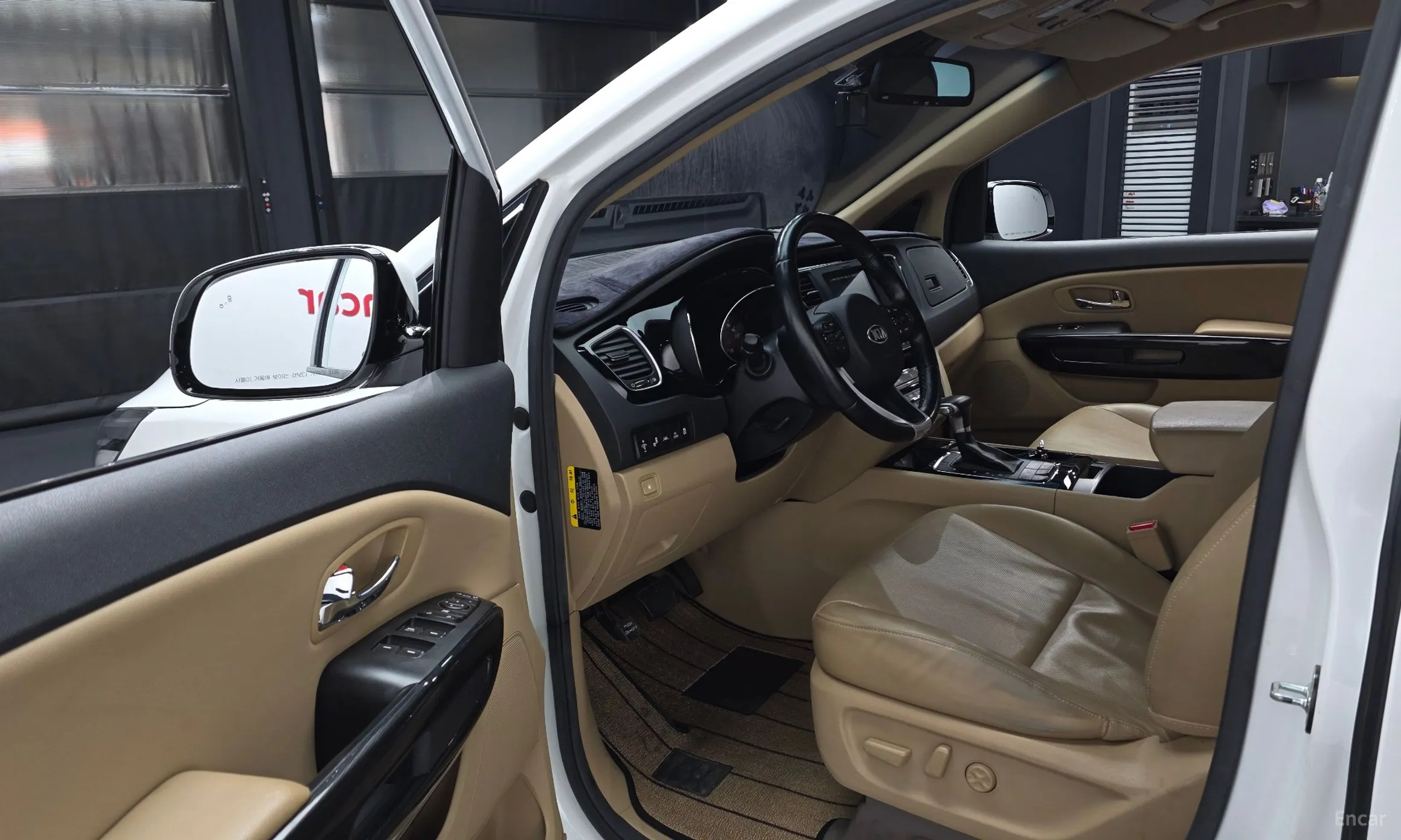 Kia Carnival превью 10