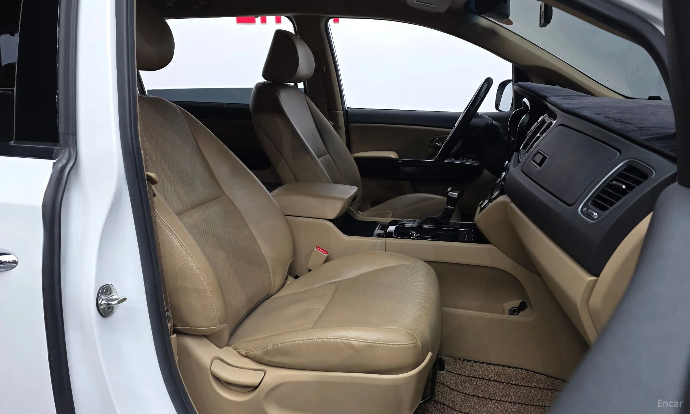 Kia Carnival превью 11