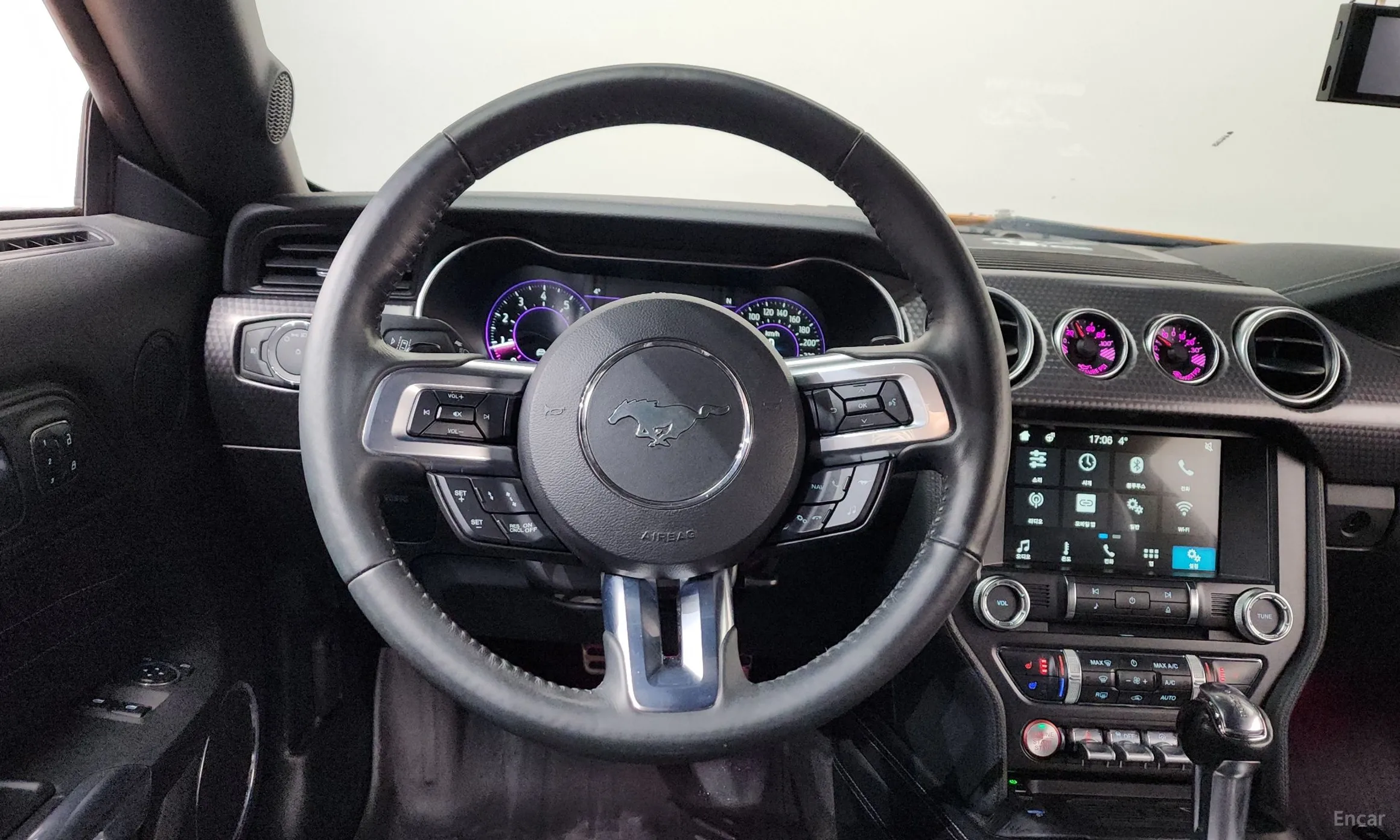 Ford Mustang превью 13