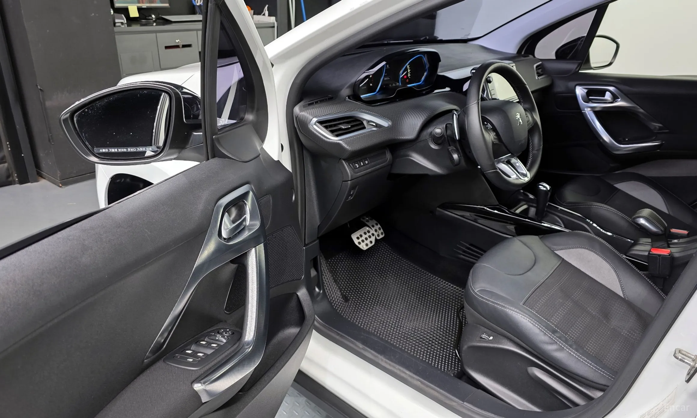 Peugeot 2008. превью 10