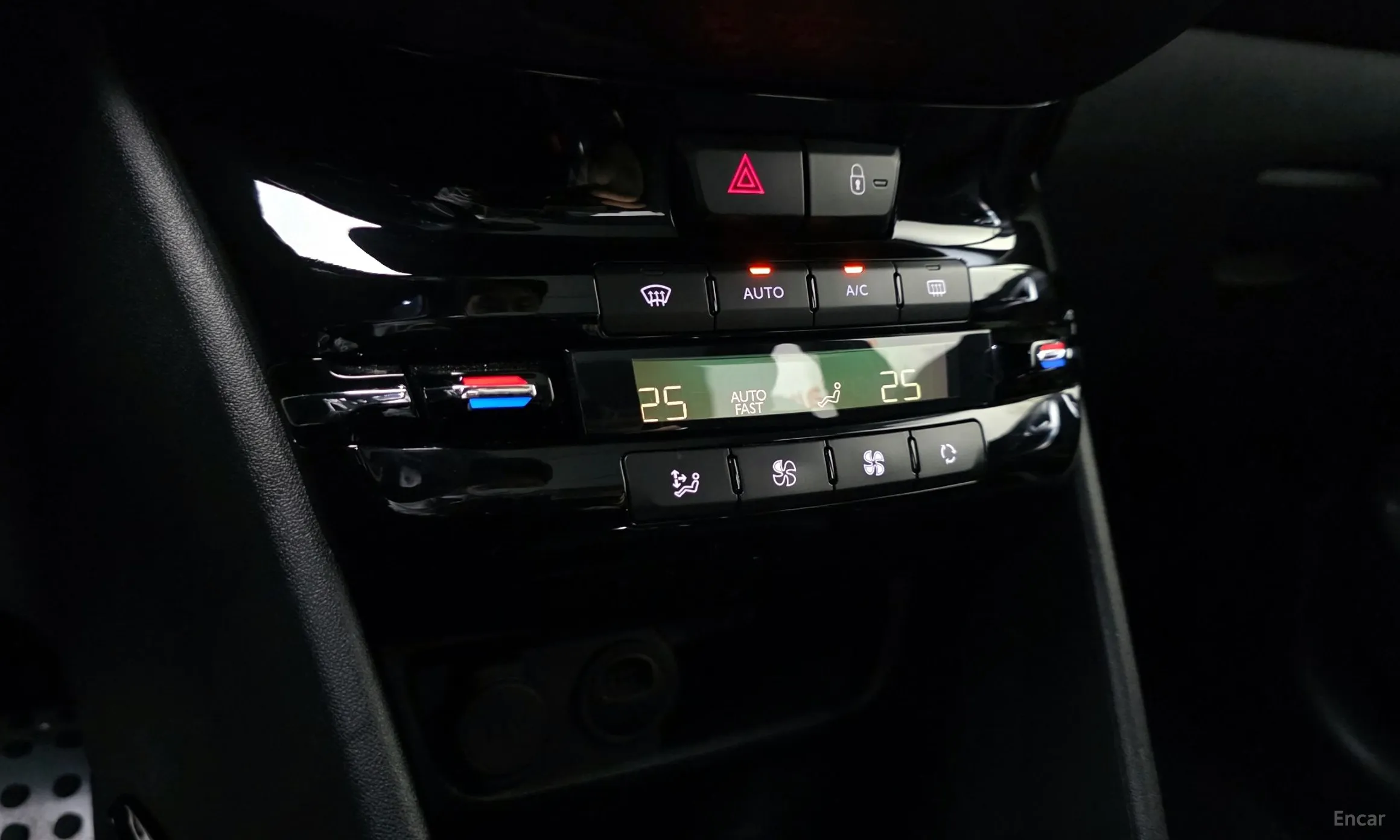Peugeot 2008. превью 14