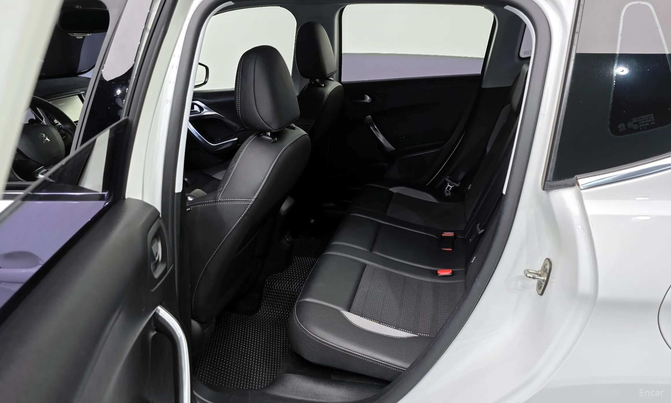 Peugeot 2008. превью 20