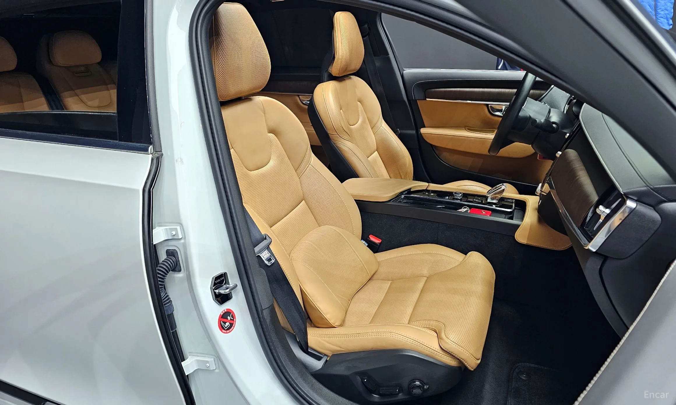 Volvo S90 превью 12