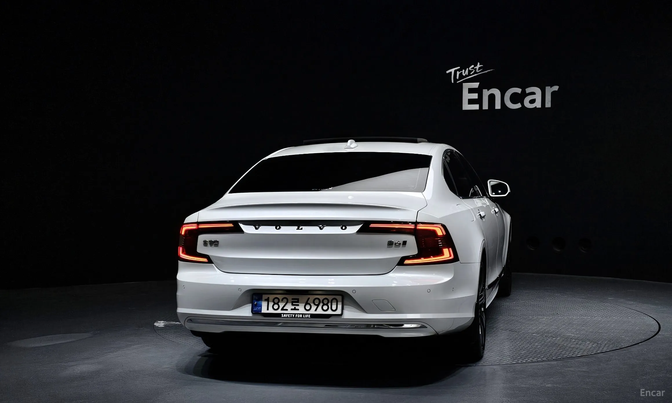 Volvo S90 превью 4