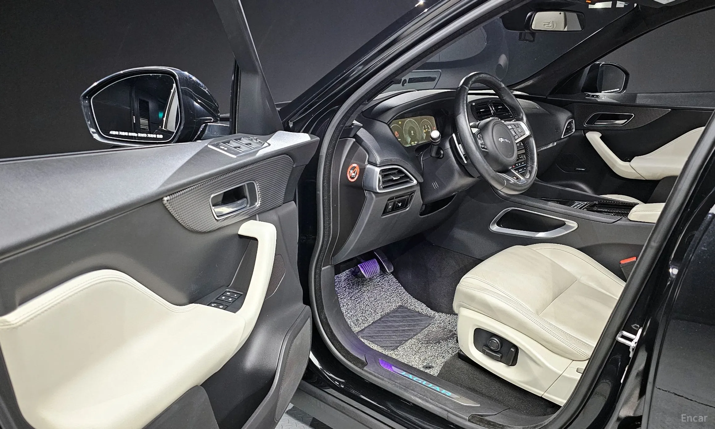 Jaguar F-PACE превью 10