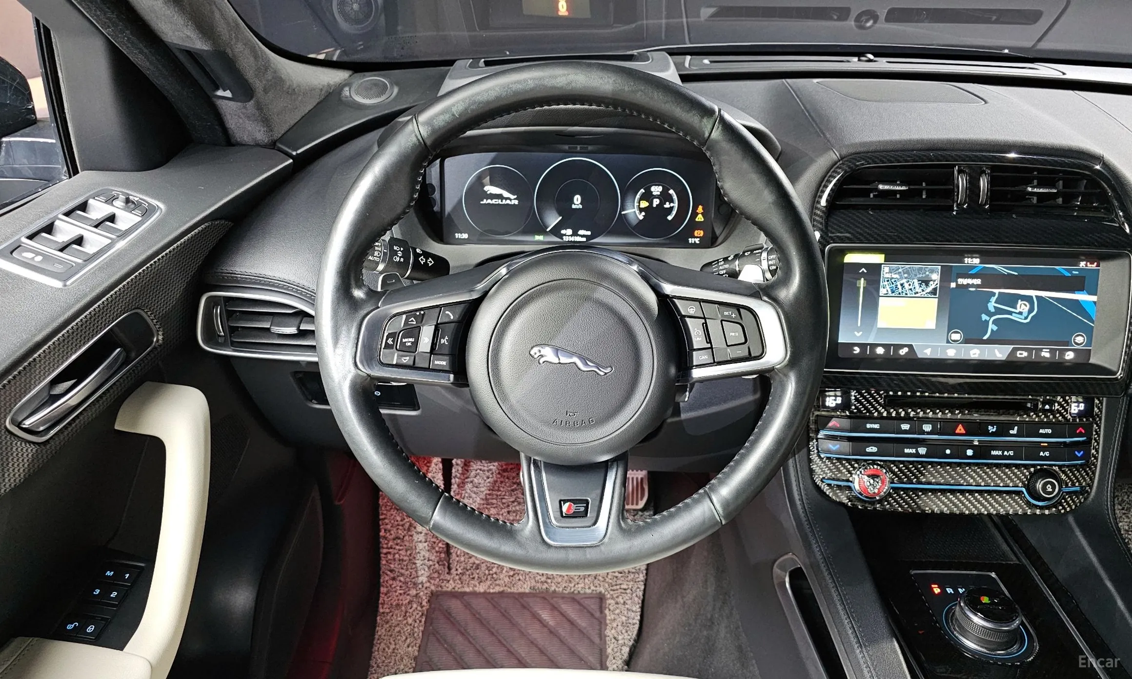 Jaguar F-PACE превью 13