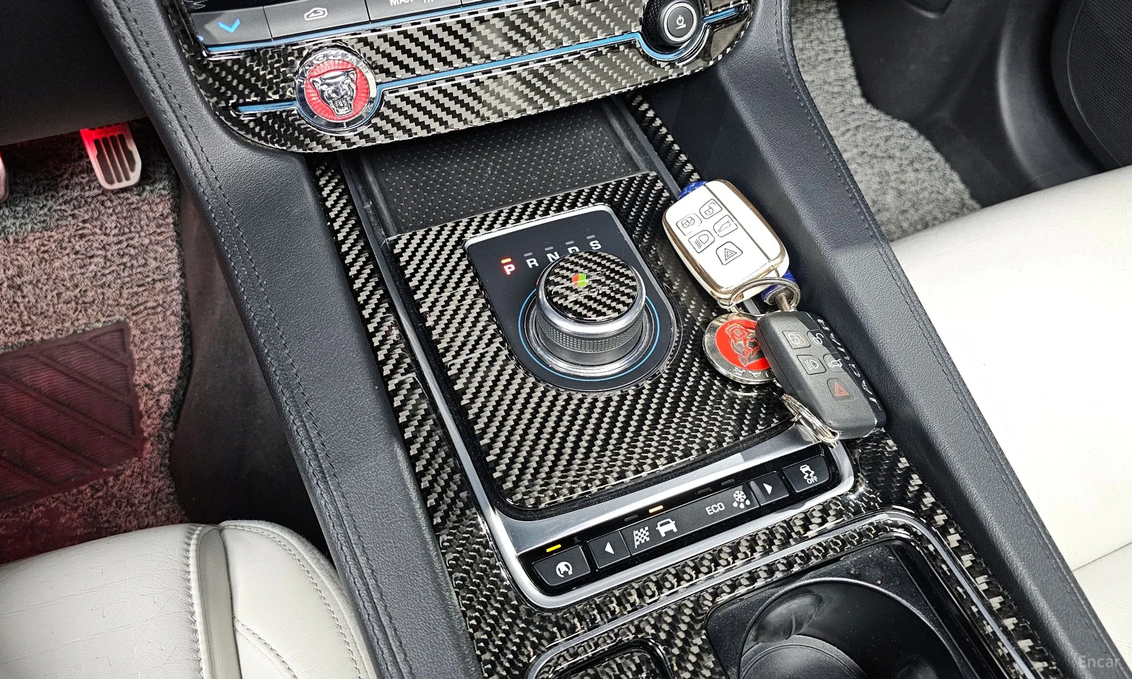 Jaguar F-PACE превью 9