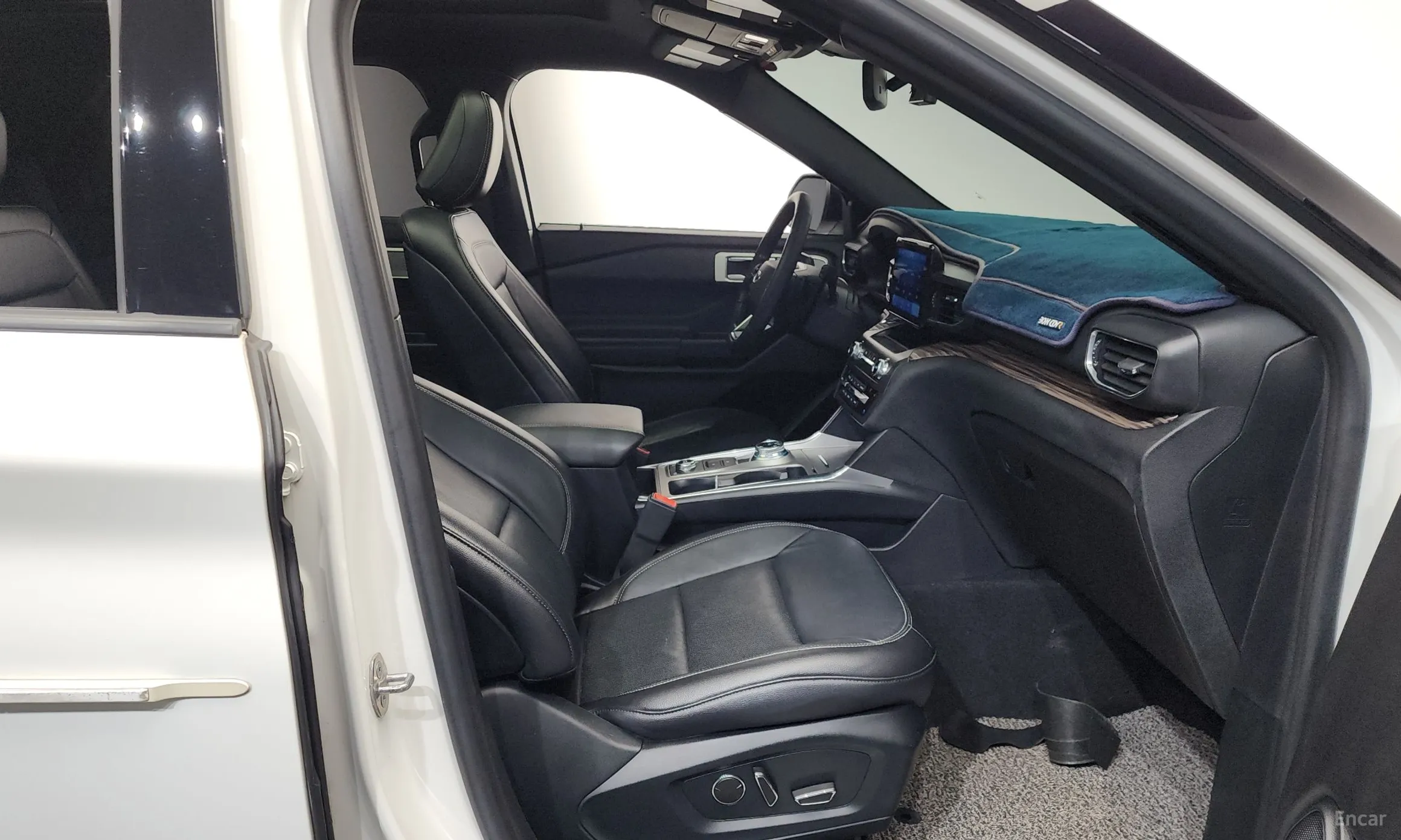 Ford Explorer 6th Generation превью 11