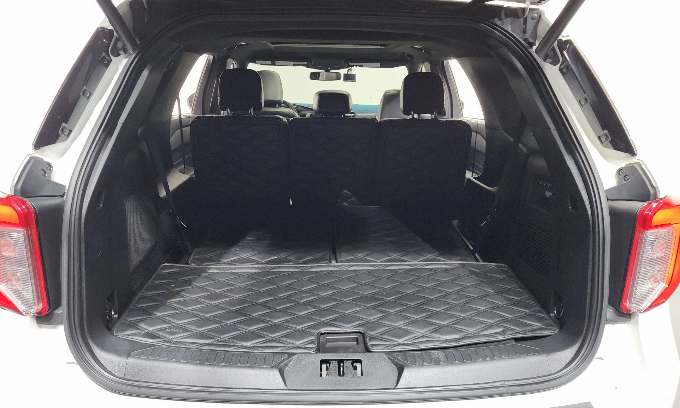Ford Explorer 6th Generation превью 20