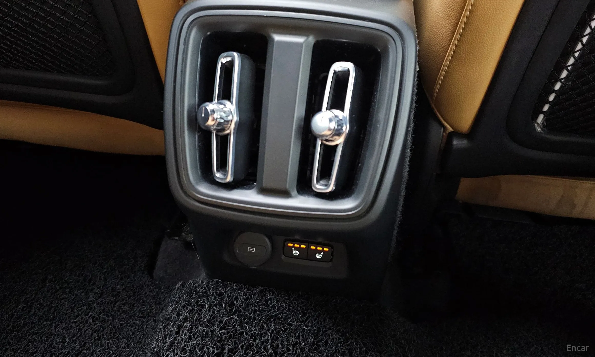 Volvo XC40 превью 17