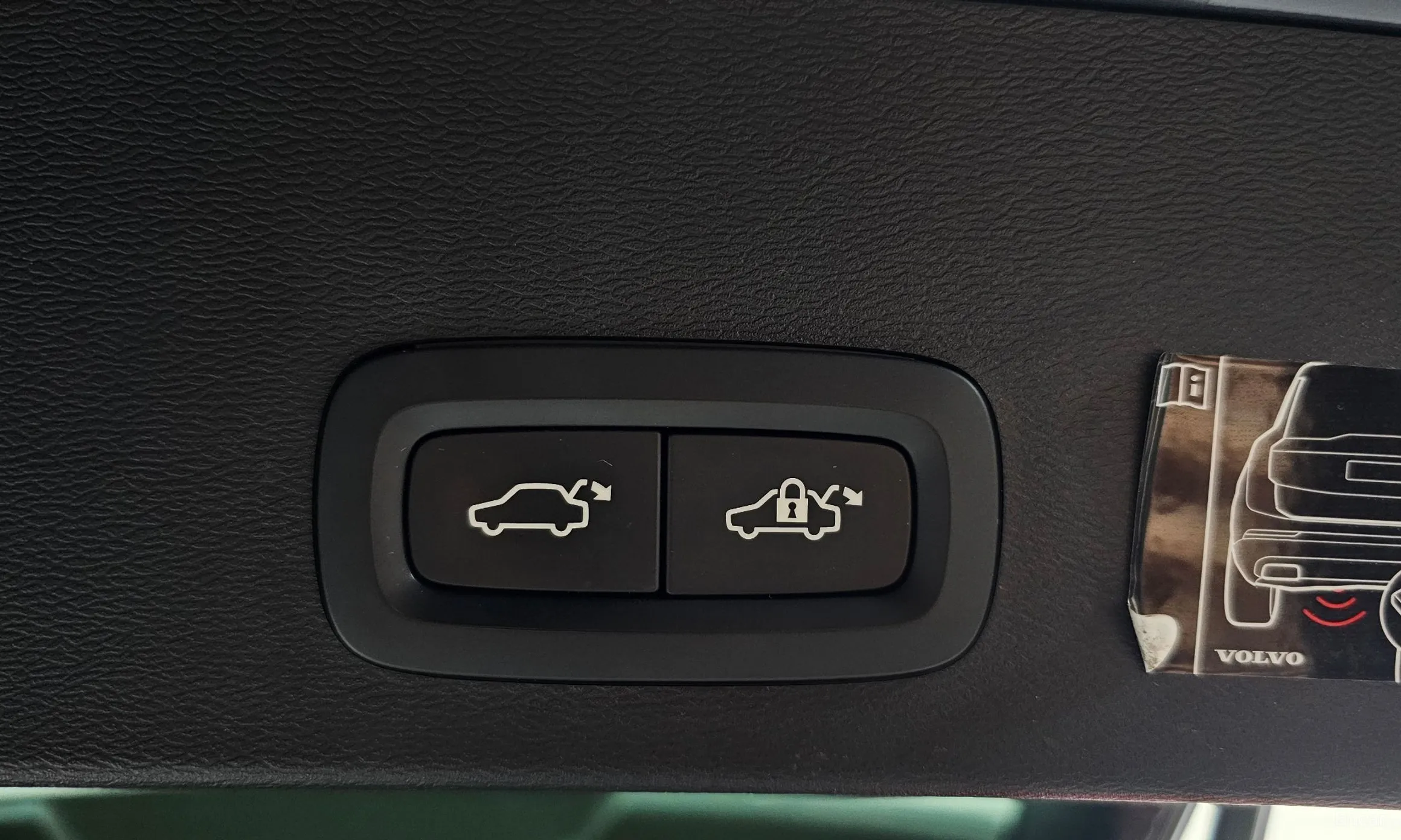 Volvo XC40 превью 20
