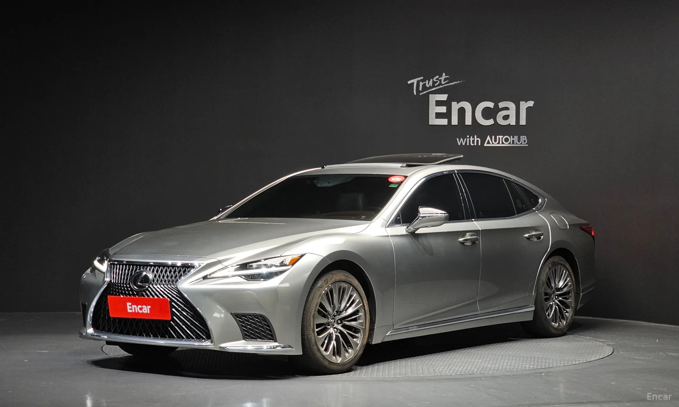 Lexus LS500h Gen 5