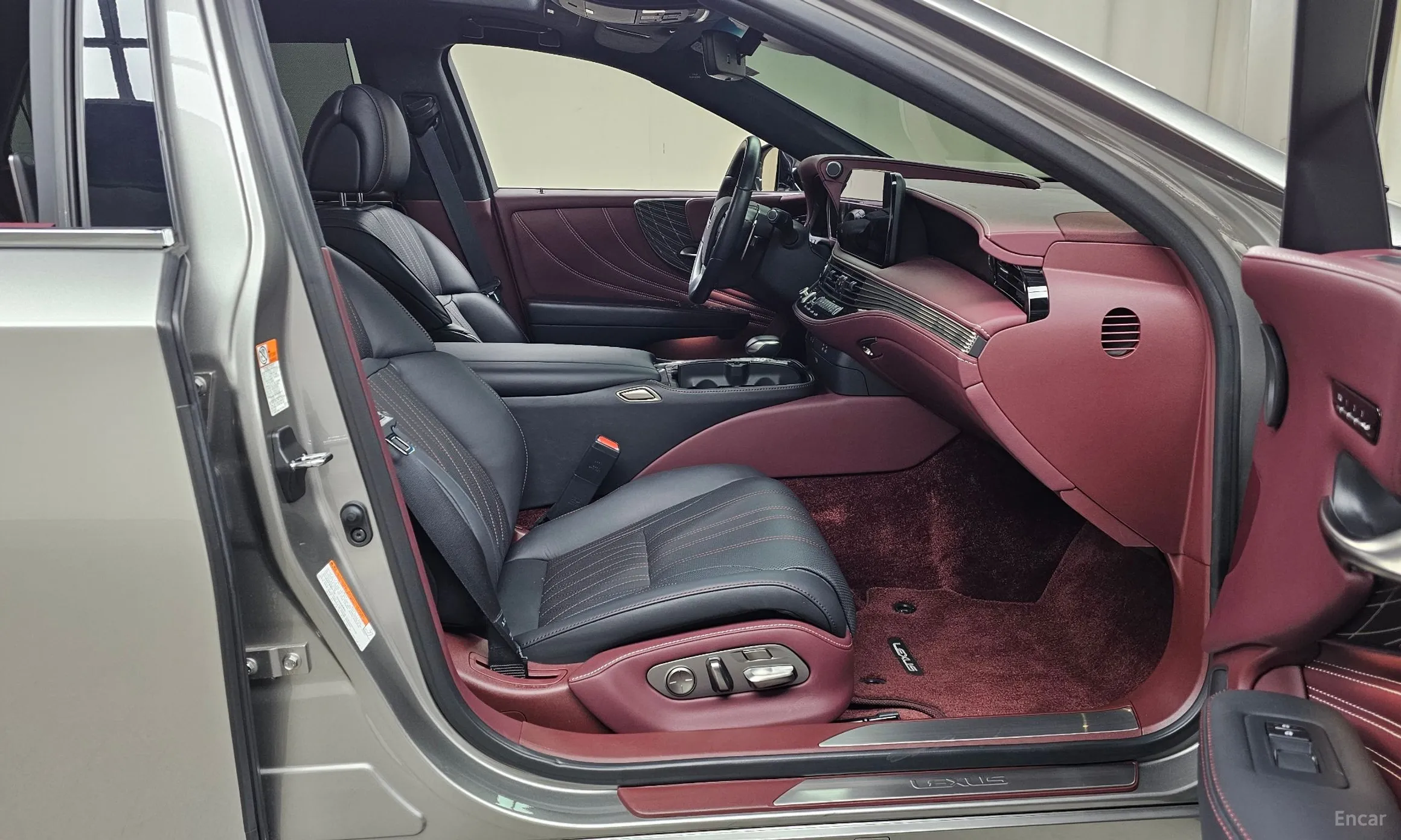 Lexus LS500h Gen 5 превью 11