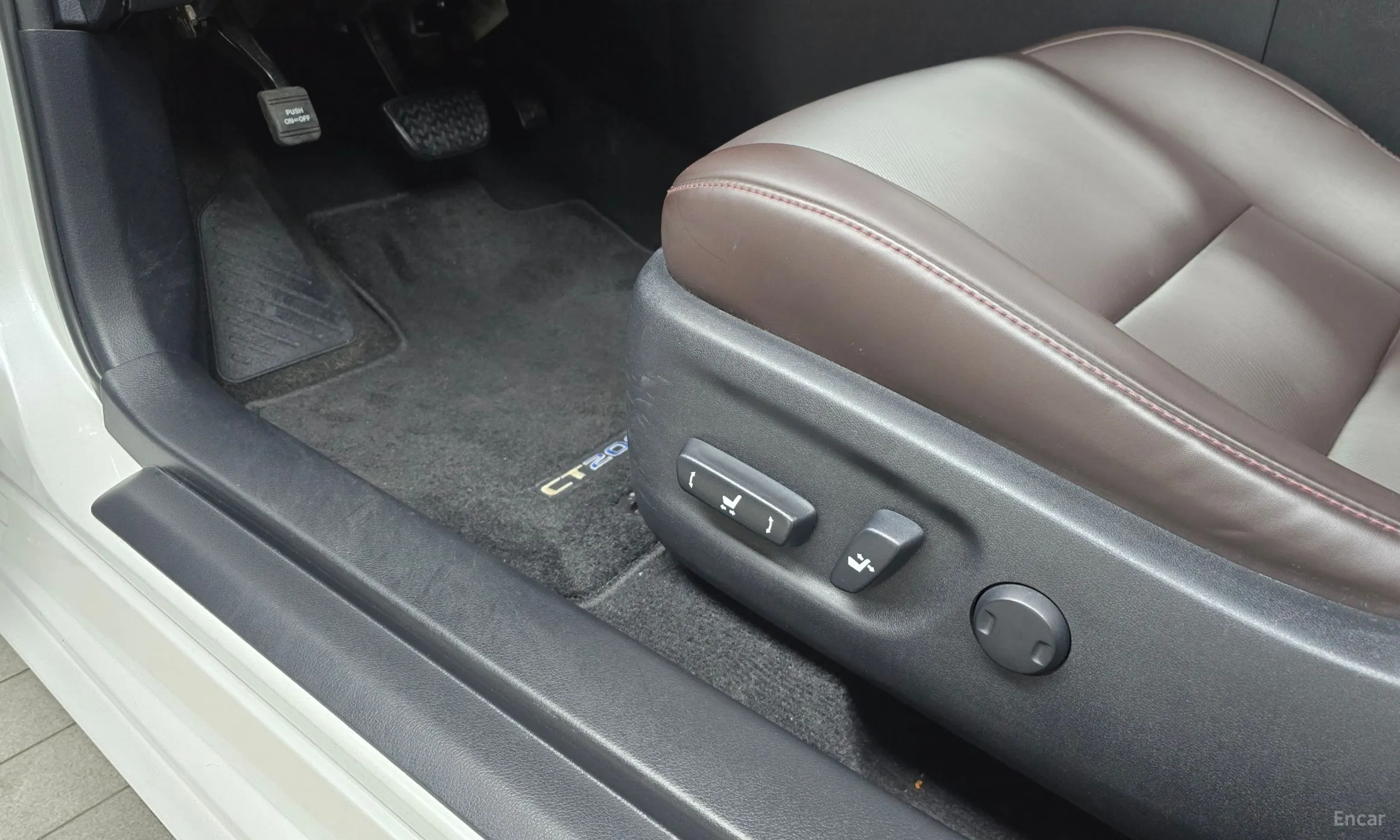 Lexus CT200h превью 18