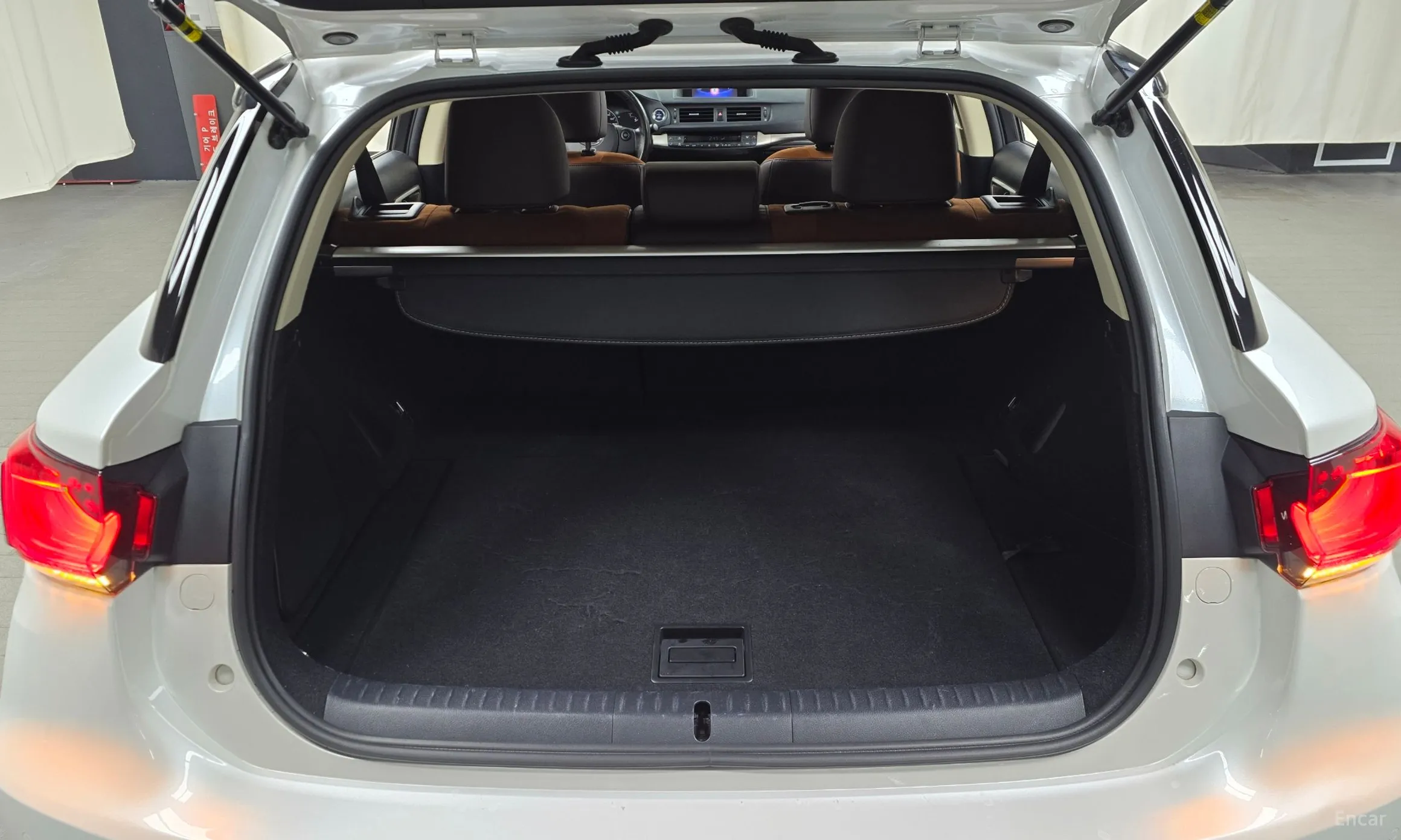 Lexus CT200h превью 20