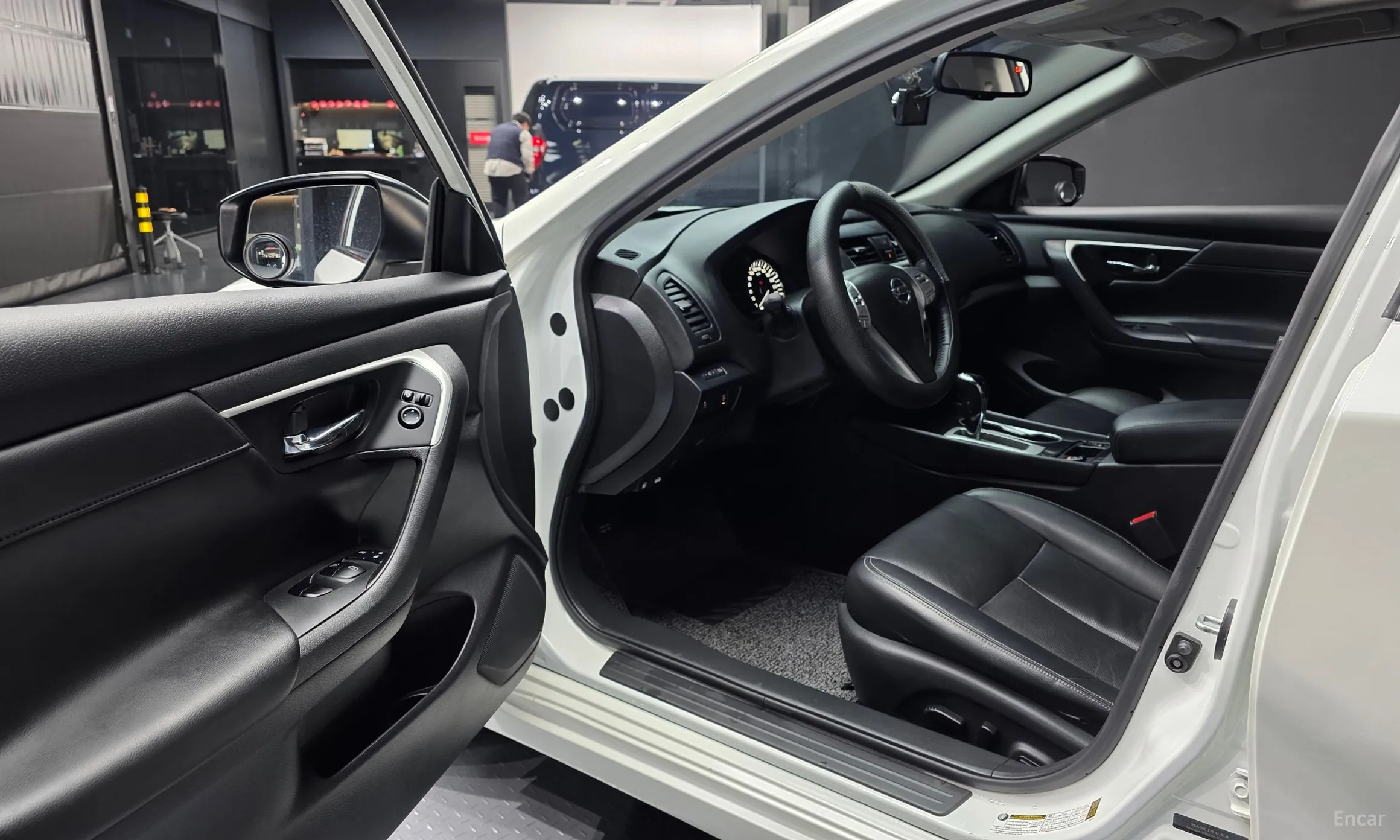 Nissan Altima превью 10