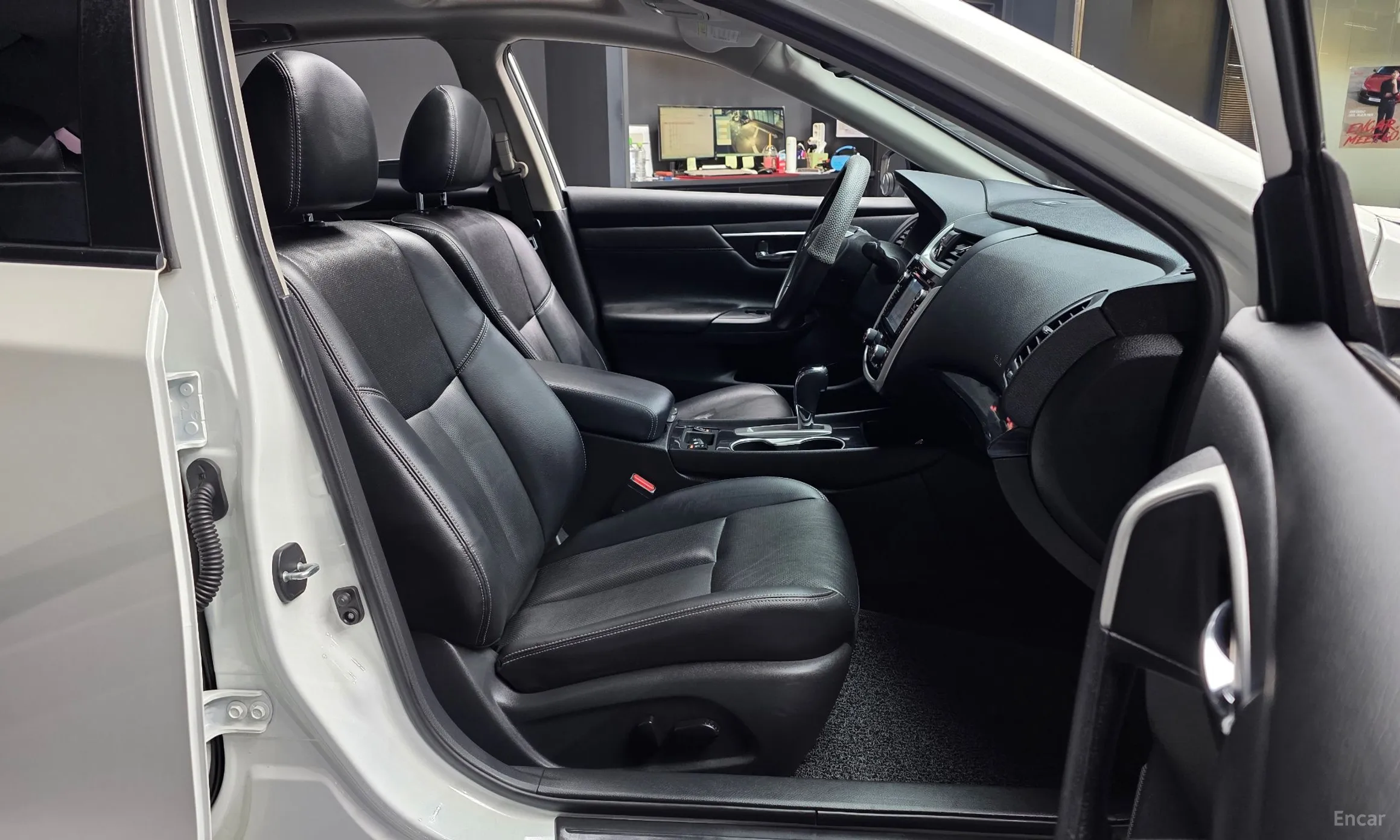 Nissan Altima превью 11