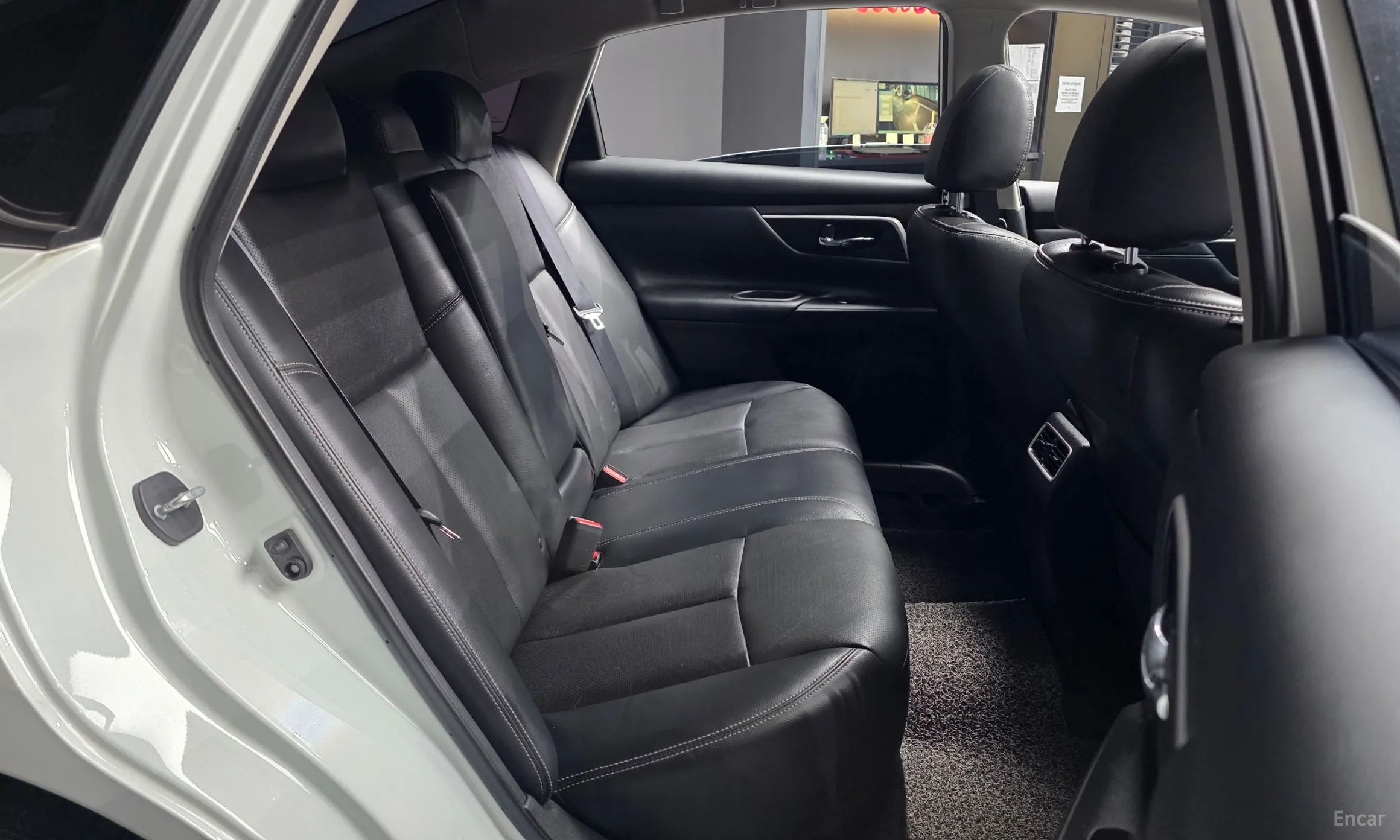 Nissan Altima превью 12