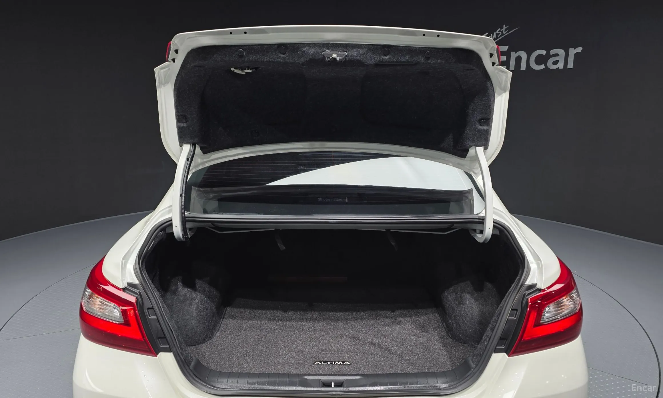 Nissan Altima превью 20