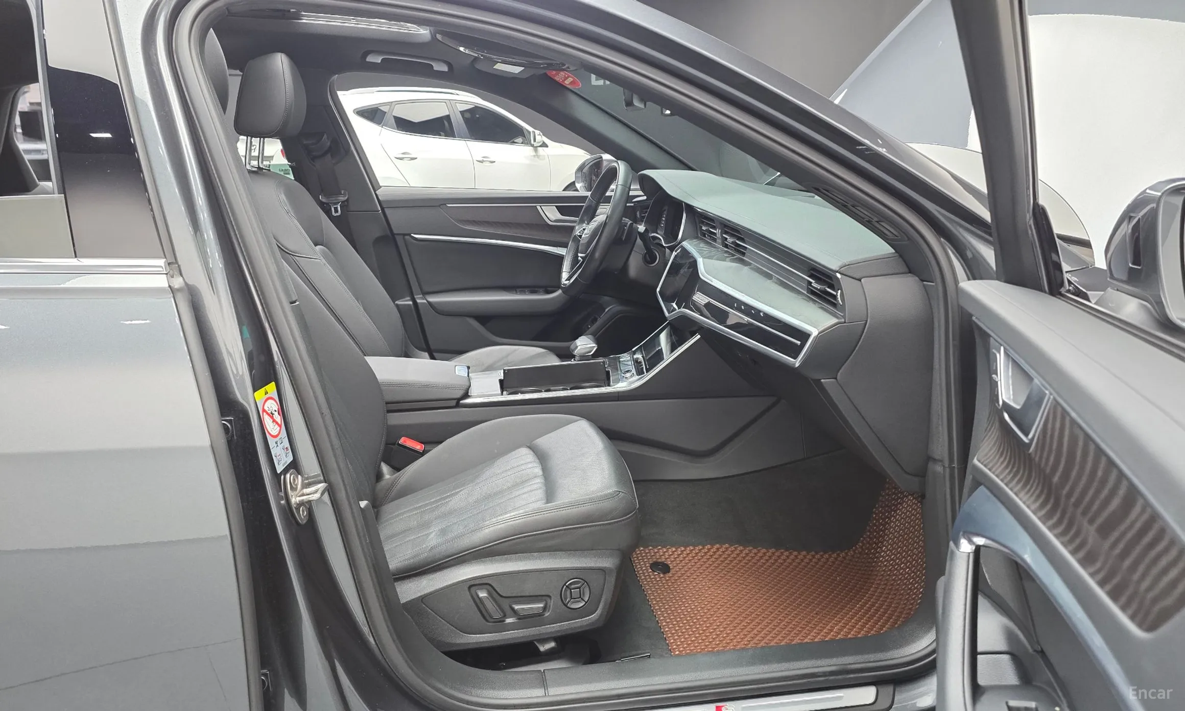 Audi A6 (C8) превью 10
