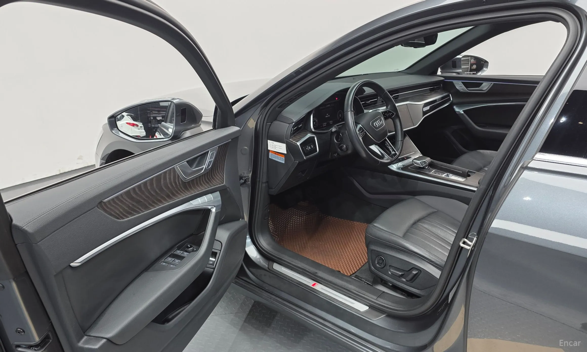 Audi A6 (C8) превью 11