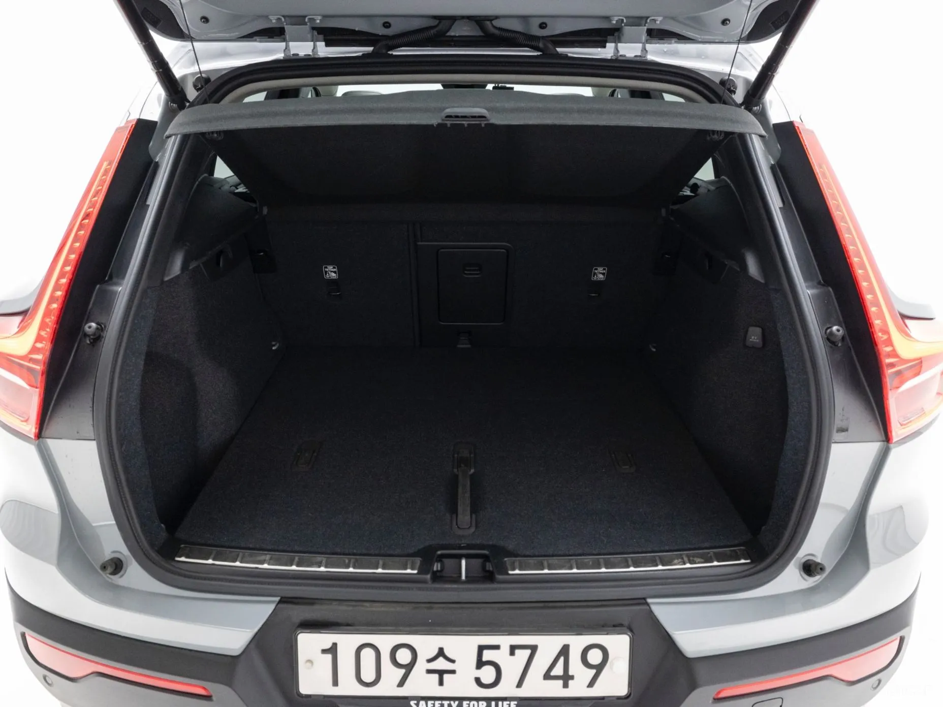 Volvo XC40 превью 17