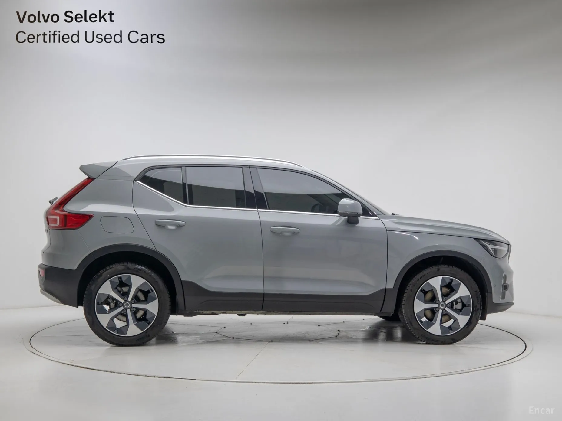 Volvo XC40 превью 4