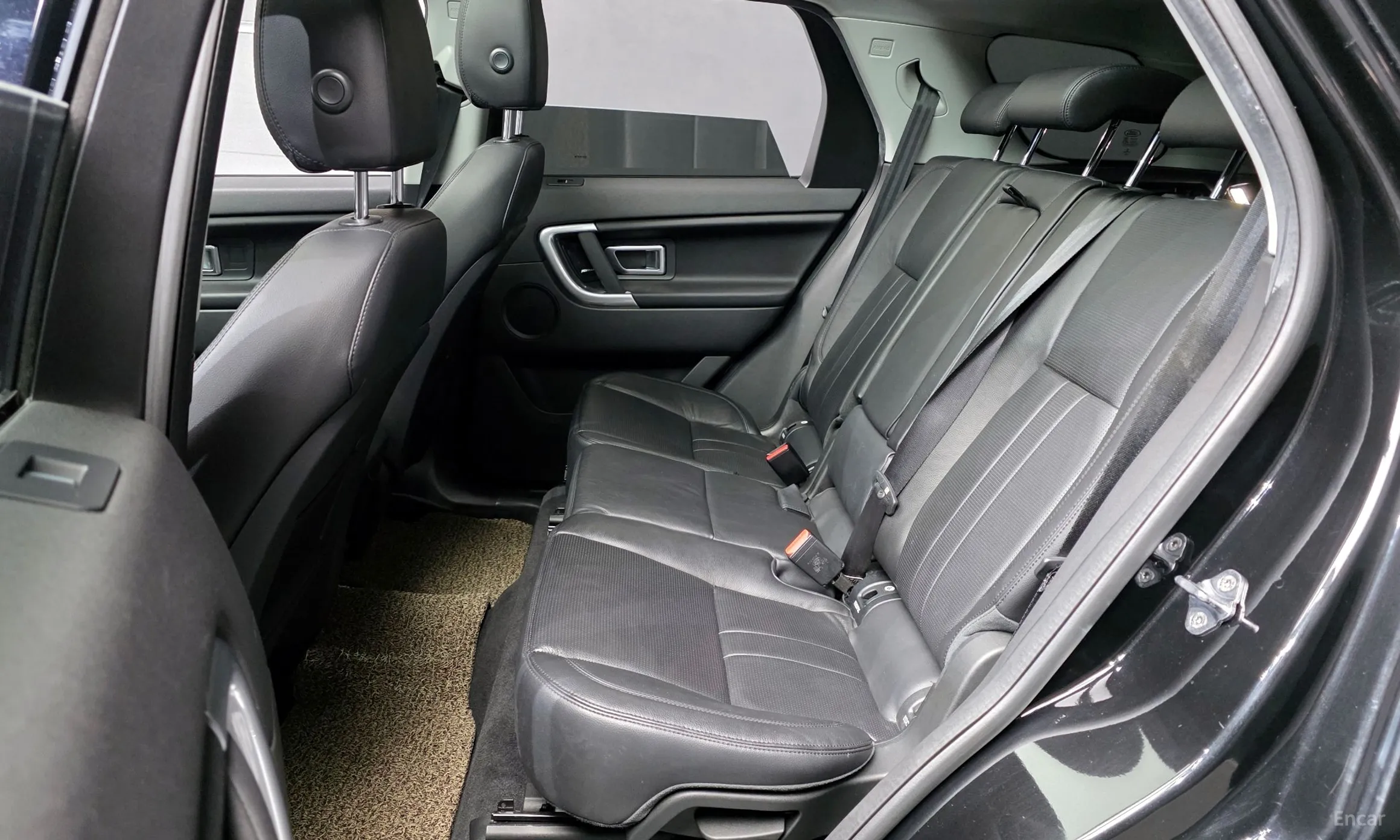 Land Rover Discovery Sports превью 12