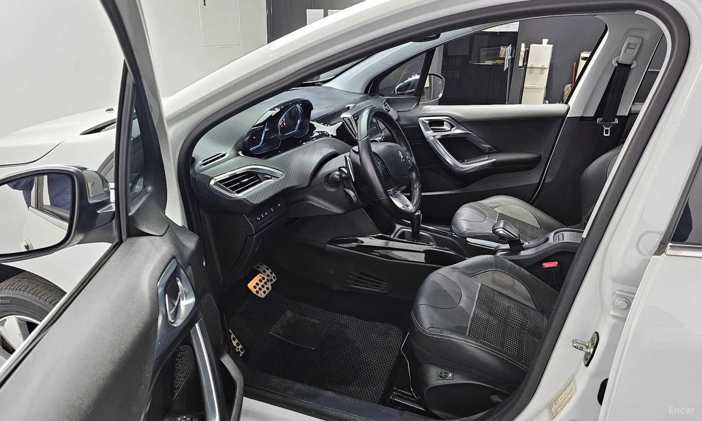 Peugeot 2008. превью 10